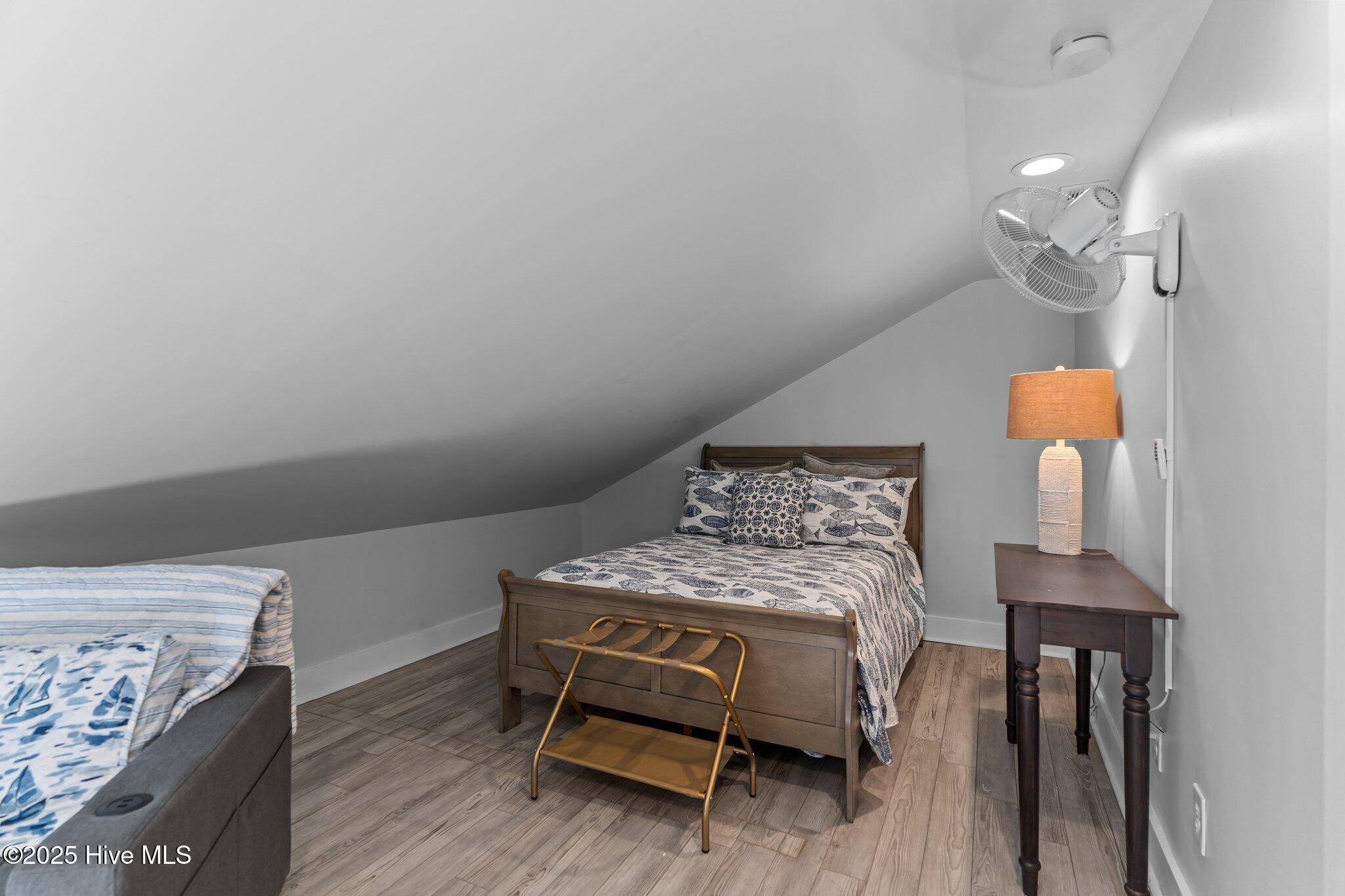 100526699 | Photo 22