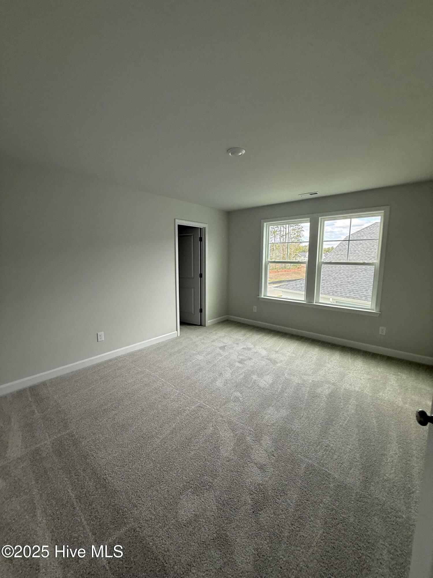 100536678 | Photo 22