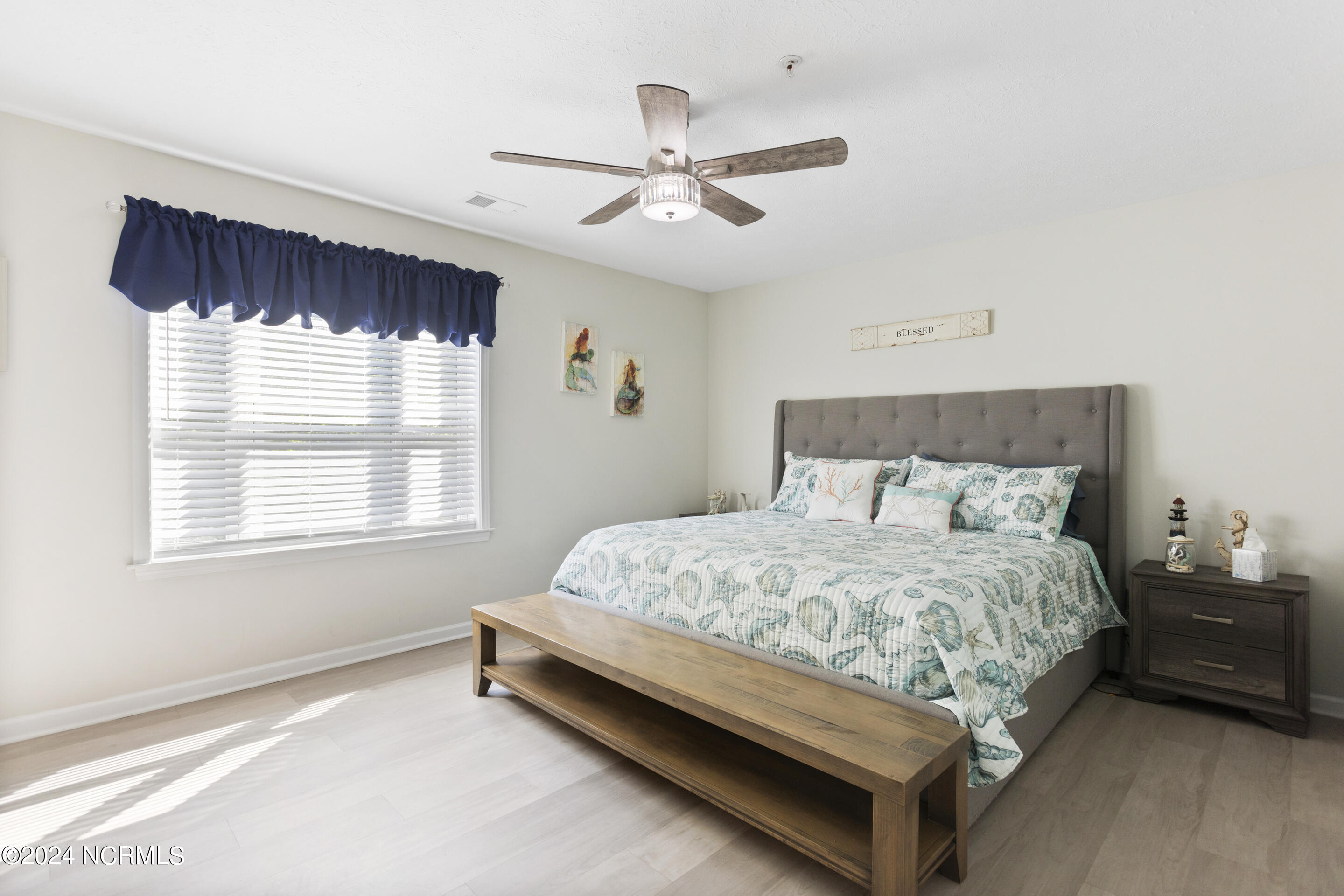 100529721 | Photo 30