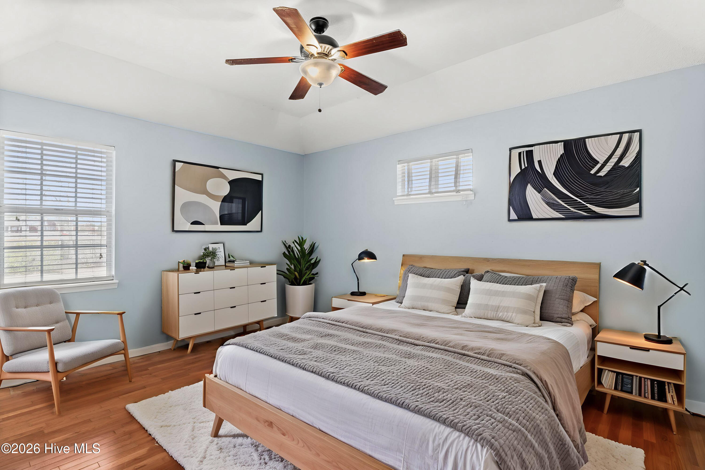 100558739 | Photo 22