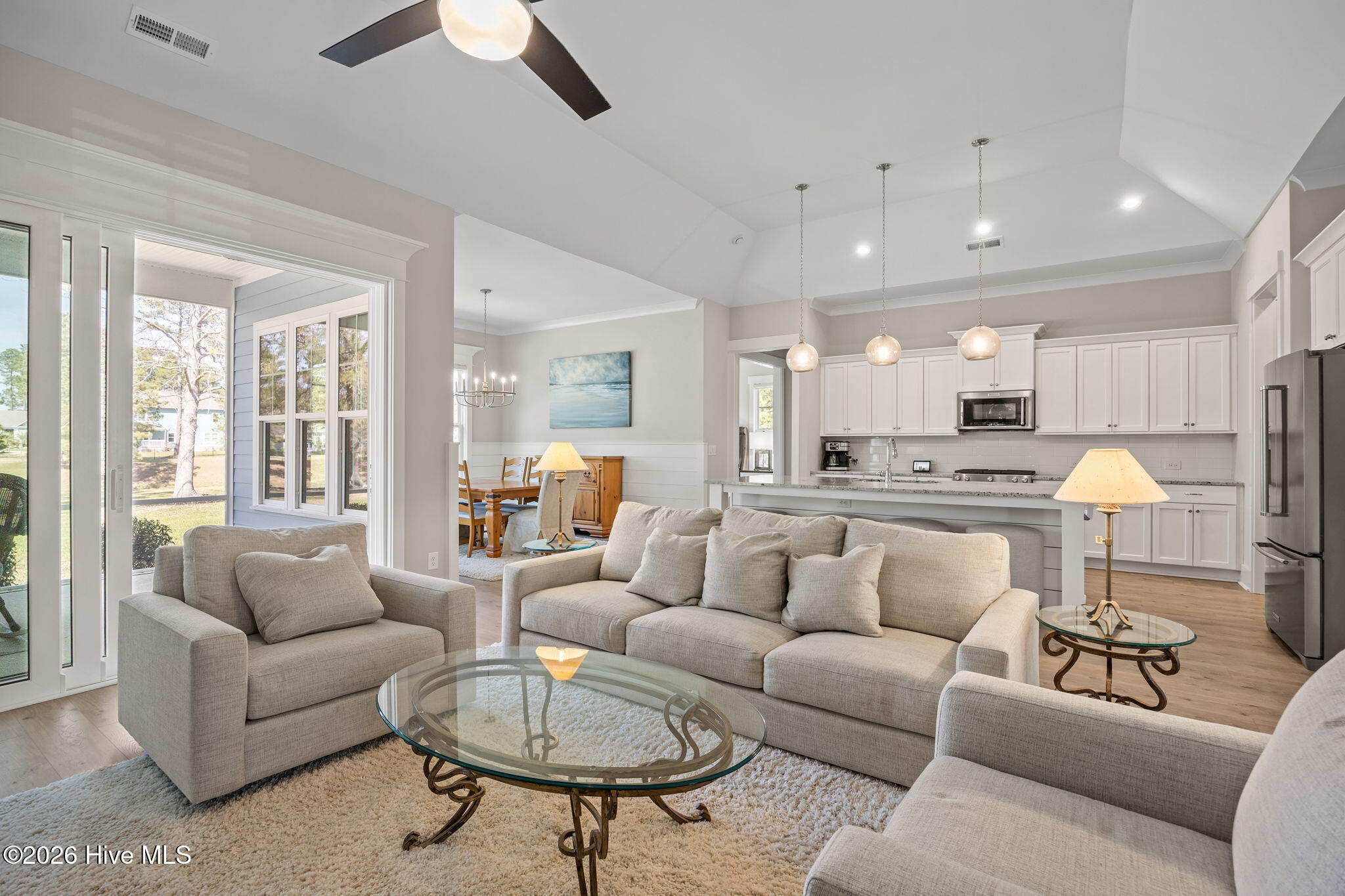 100563731 | Photo 21