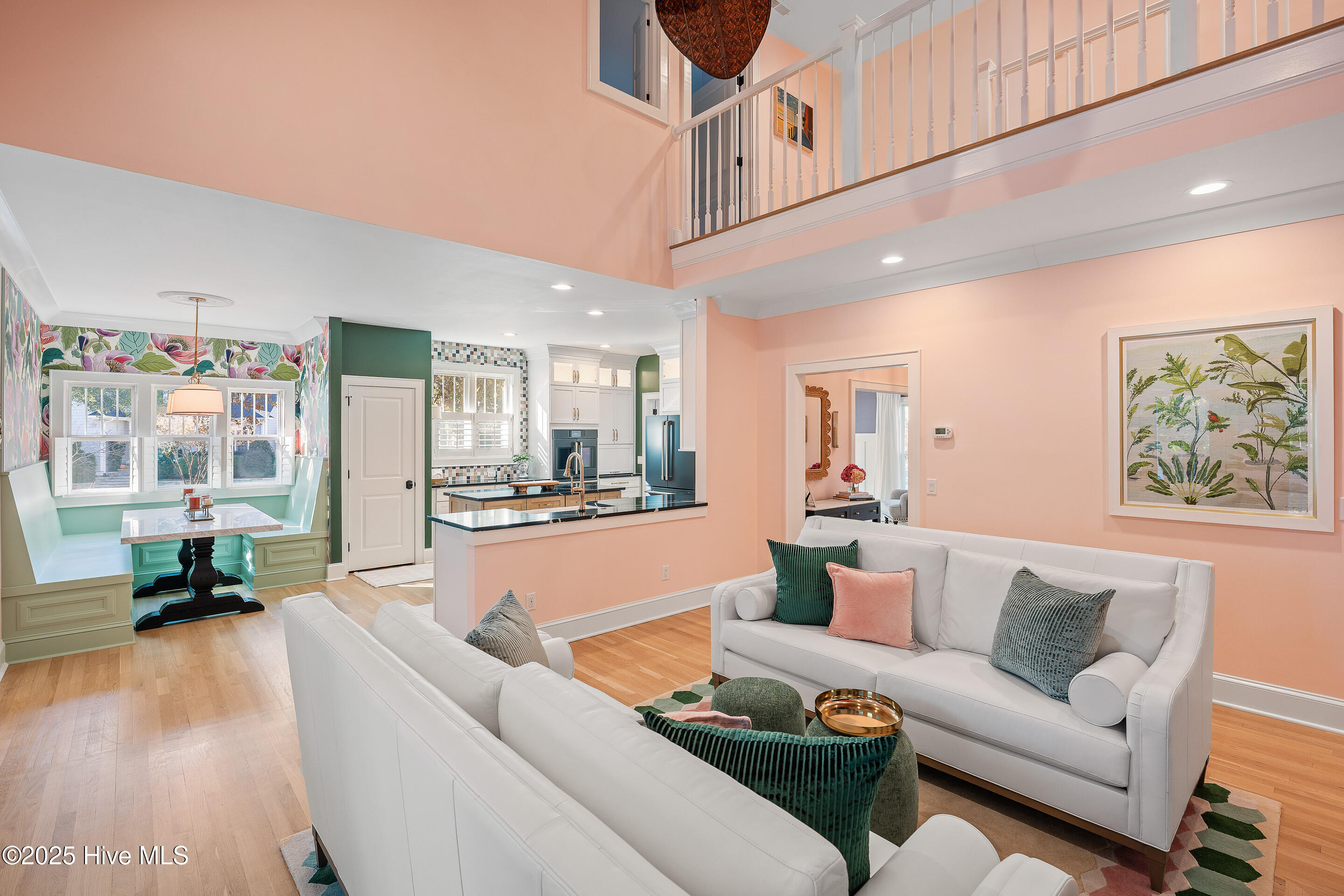 100547922 | Photo 19