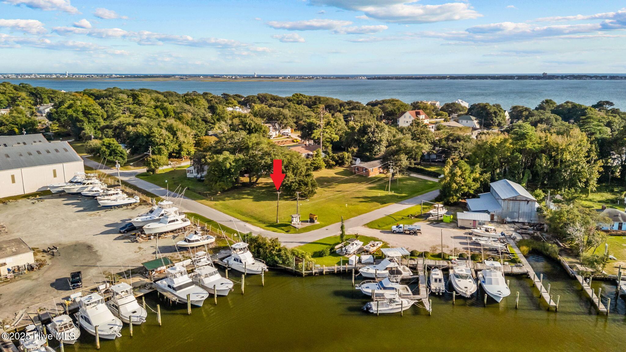 201 1 Pensacola Avenue,Morehead City