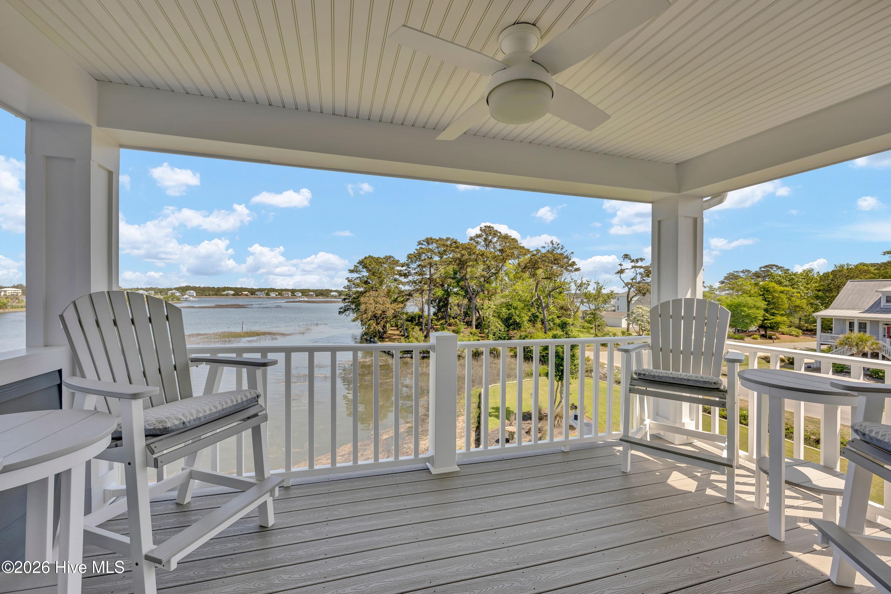 100569369 | Photo 51