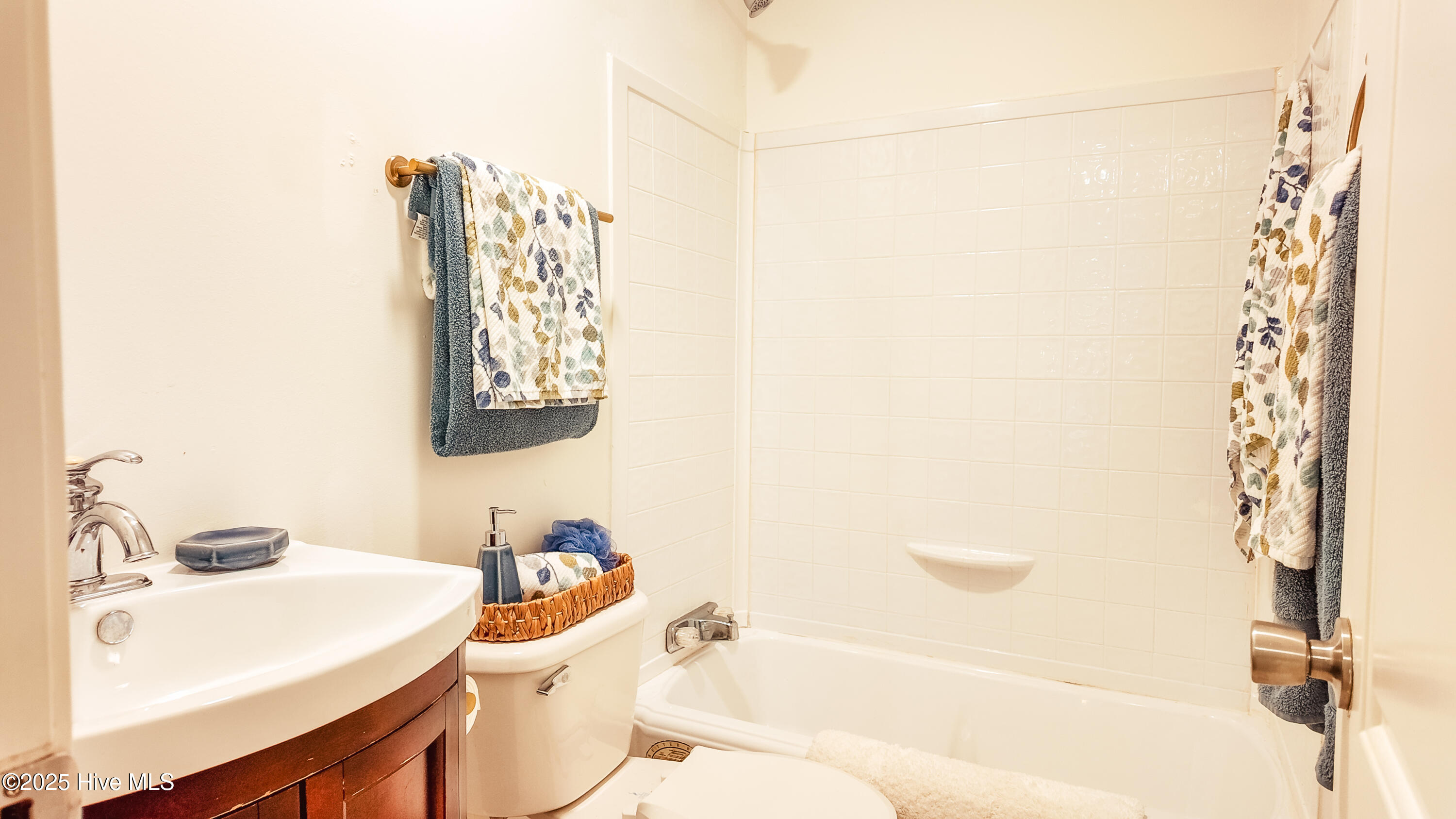 100517636 | Photo 27