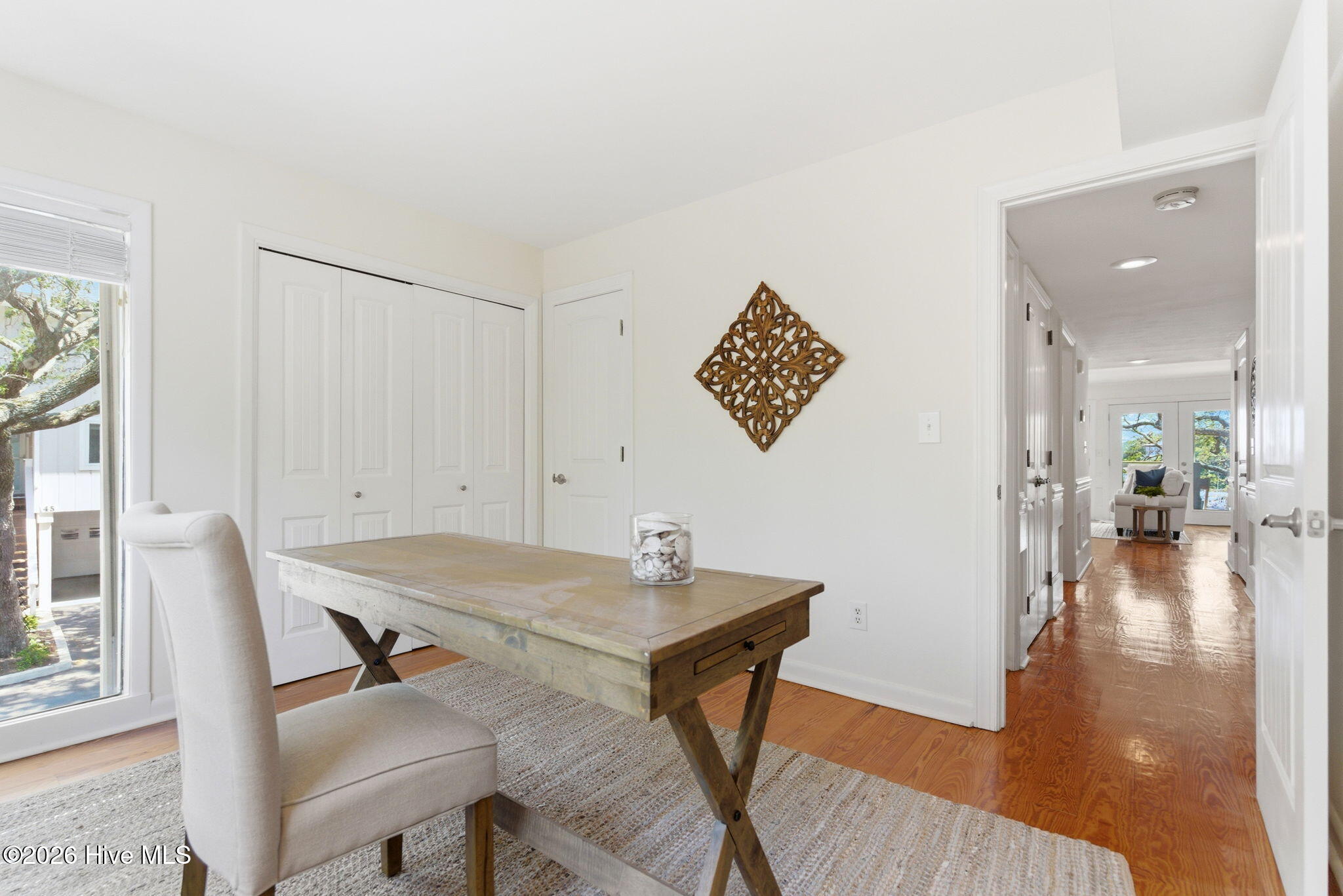 100570413 | Photo 15