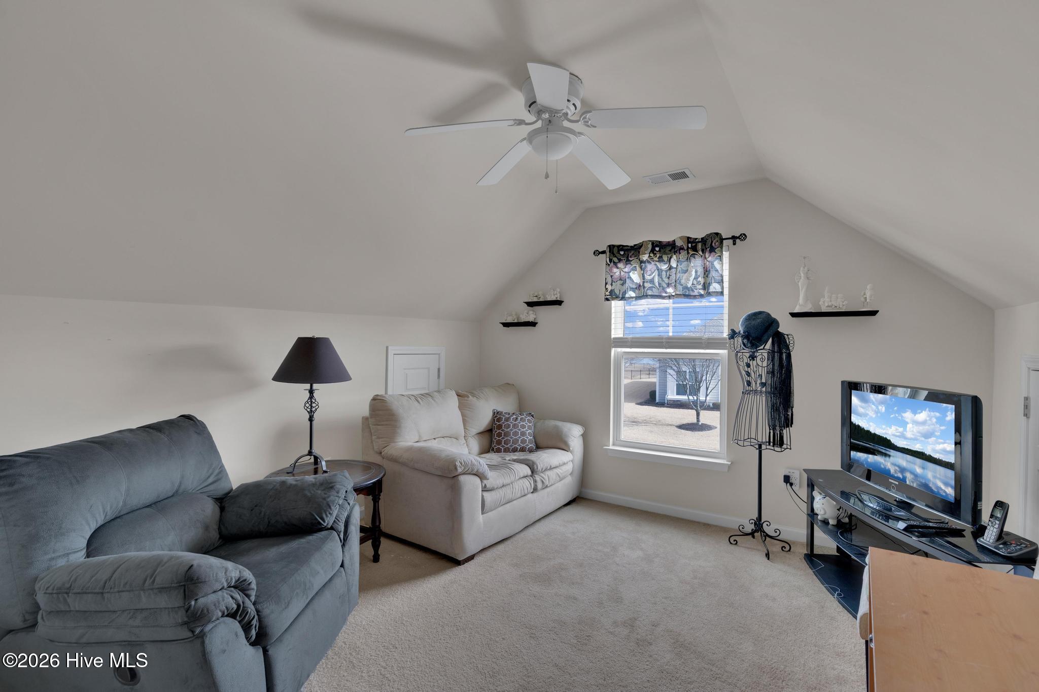 100550349 | Photo 24