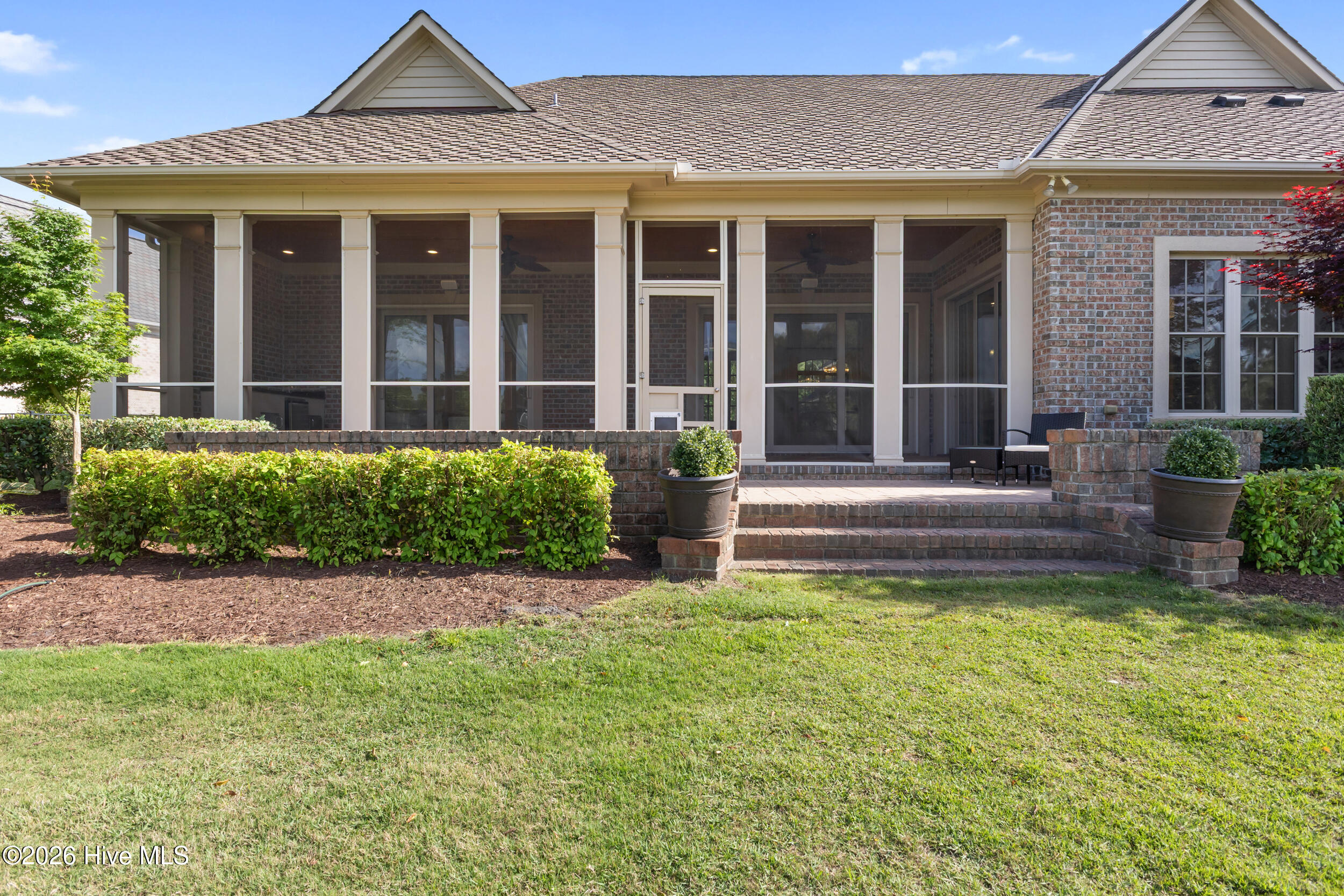 100567857 | Photo 65