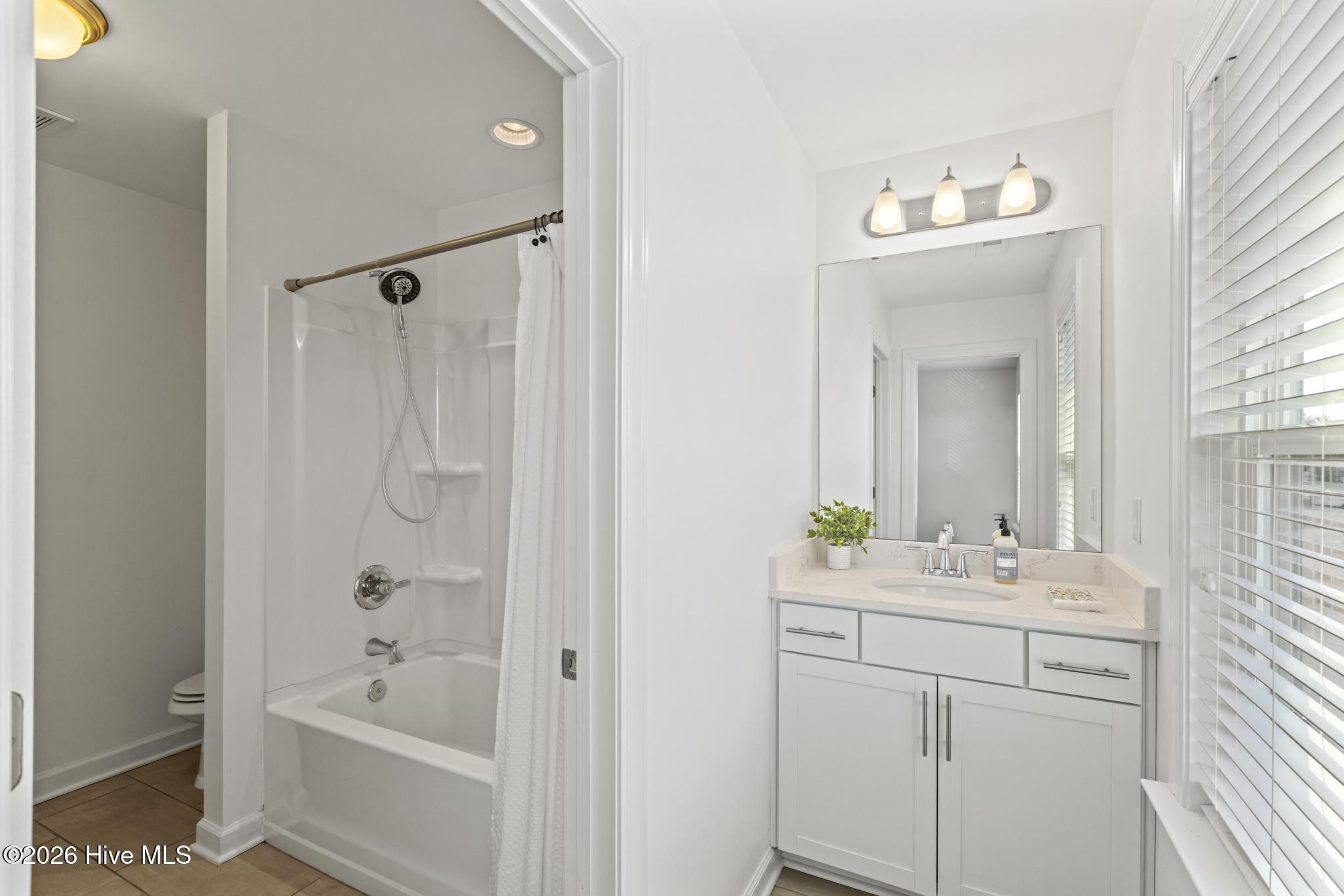 100554493 | Photo 31