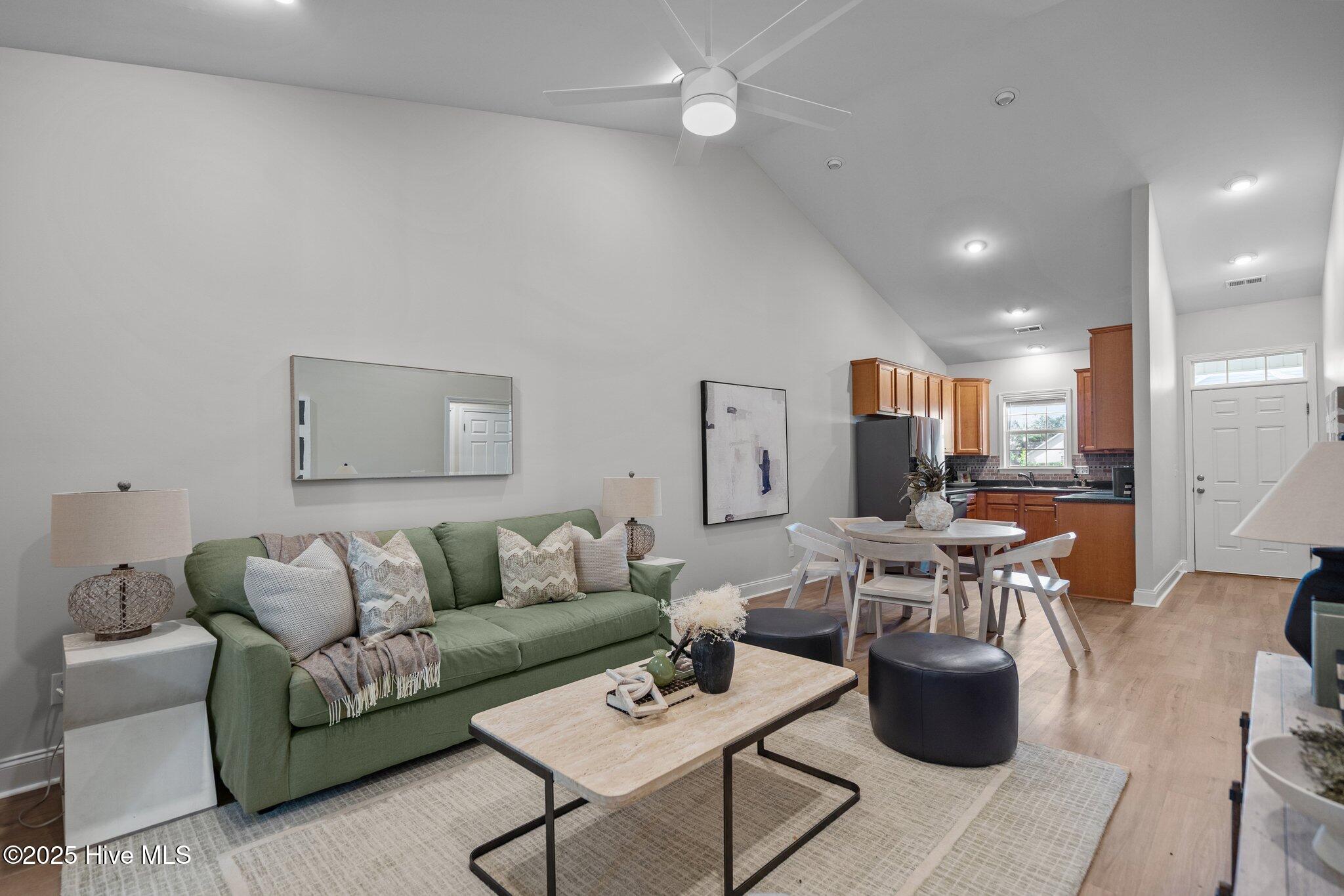 100514871 | Photo 12