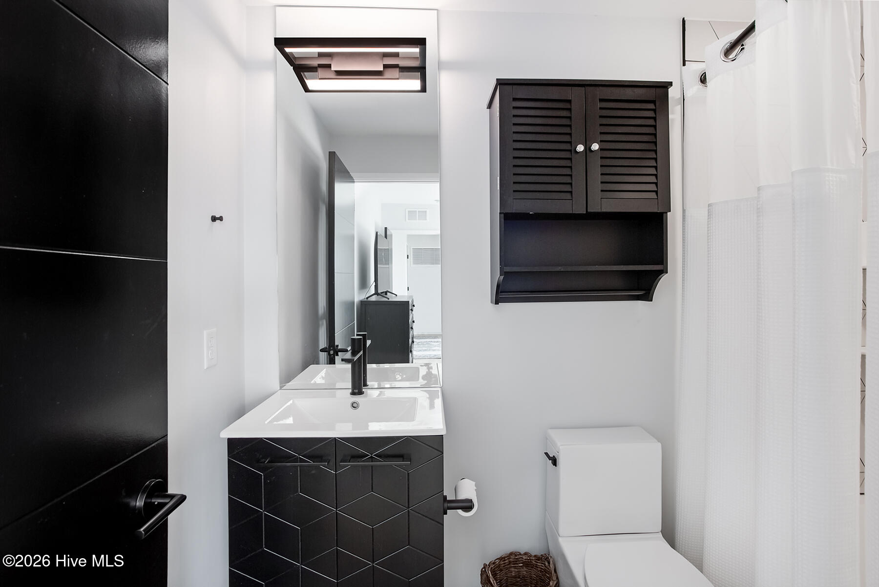 100560077 | Photo 33