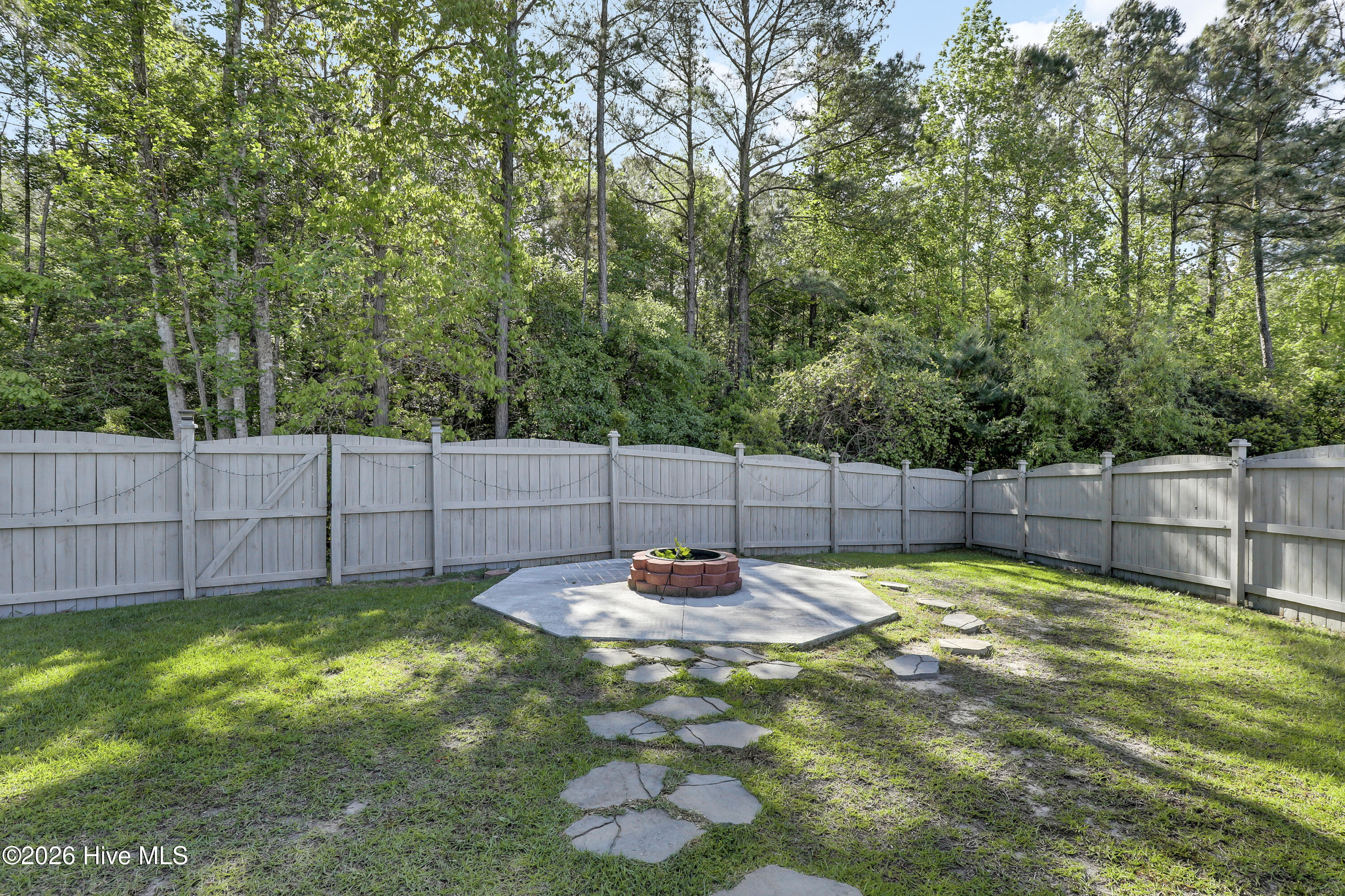 100569069 | Photo 32