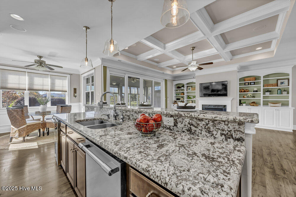 100539818 | Photo 11