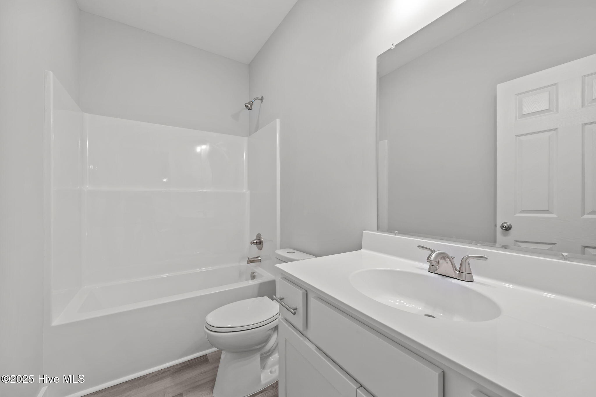 100545832 | Photo 35