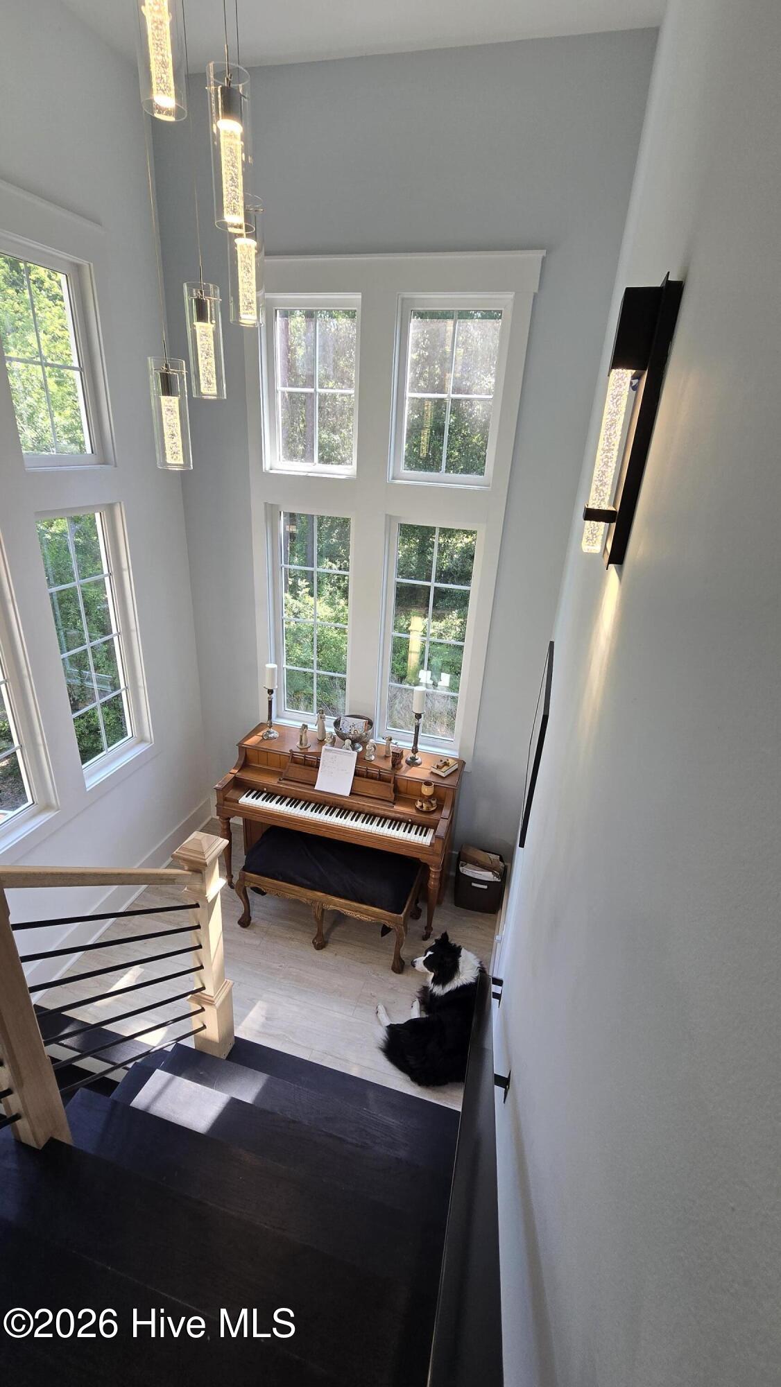 100547303 | Photo 26