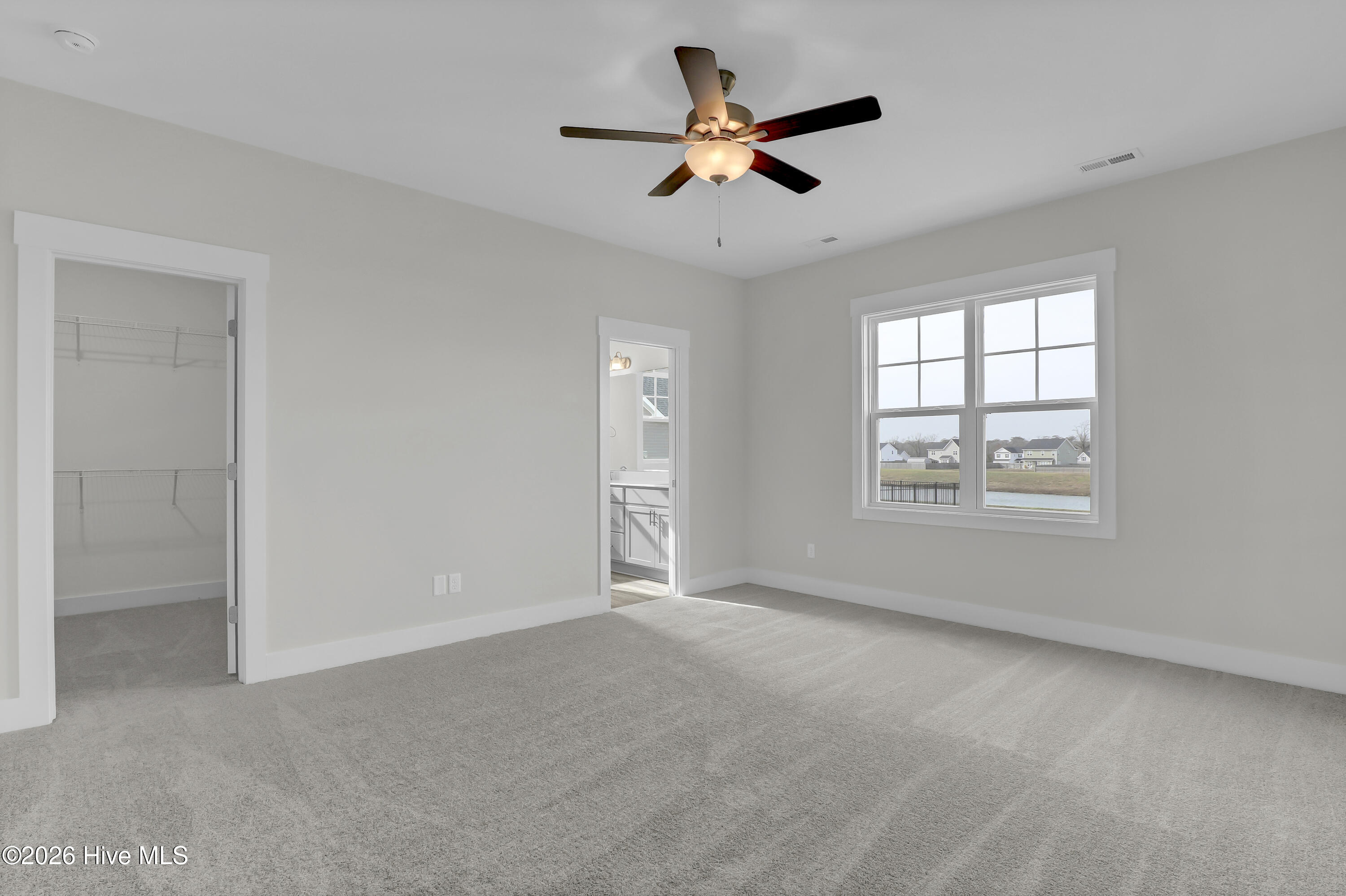 100547991 | Photo 18