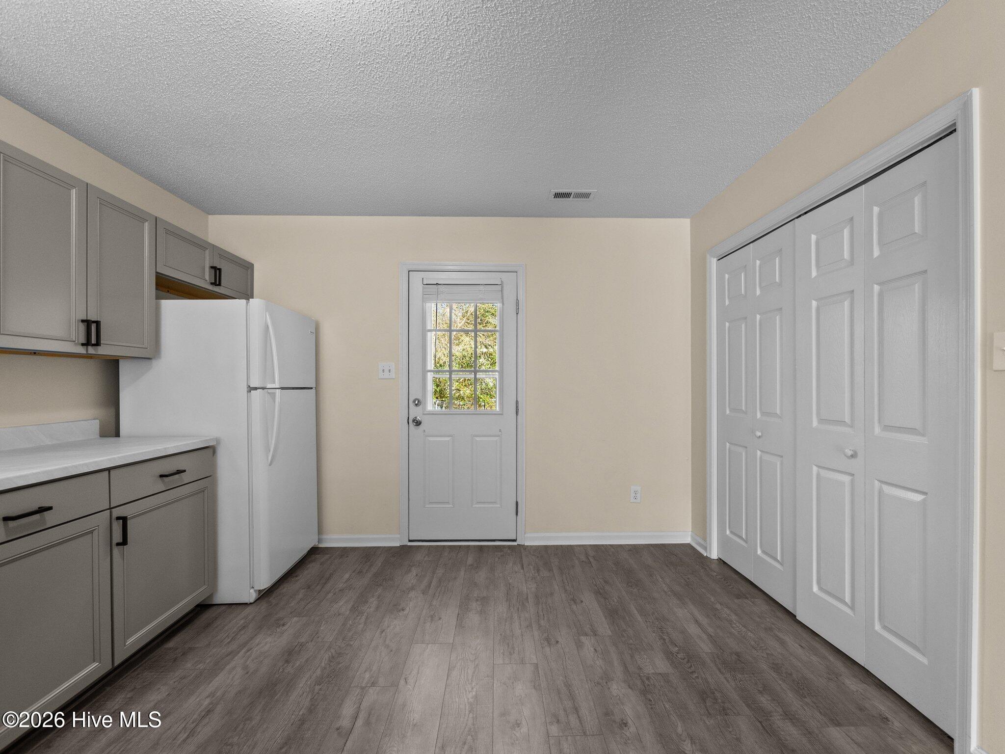 100559229 | Photo 15