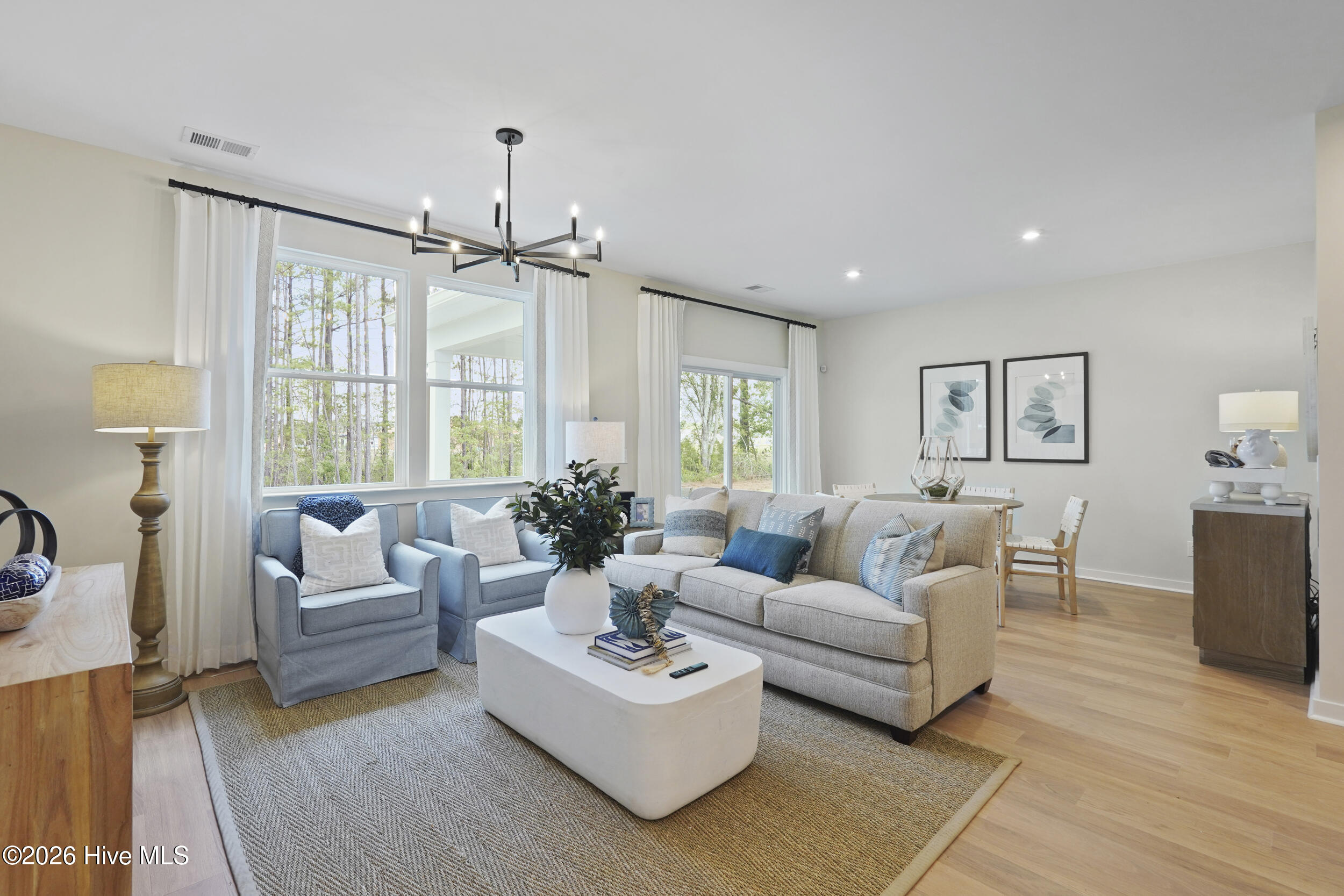 100554470 | Photo 14