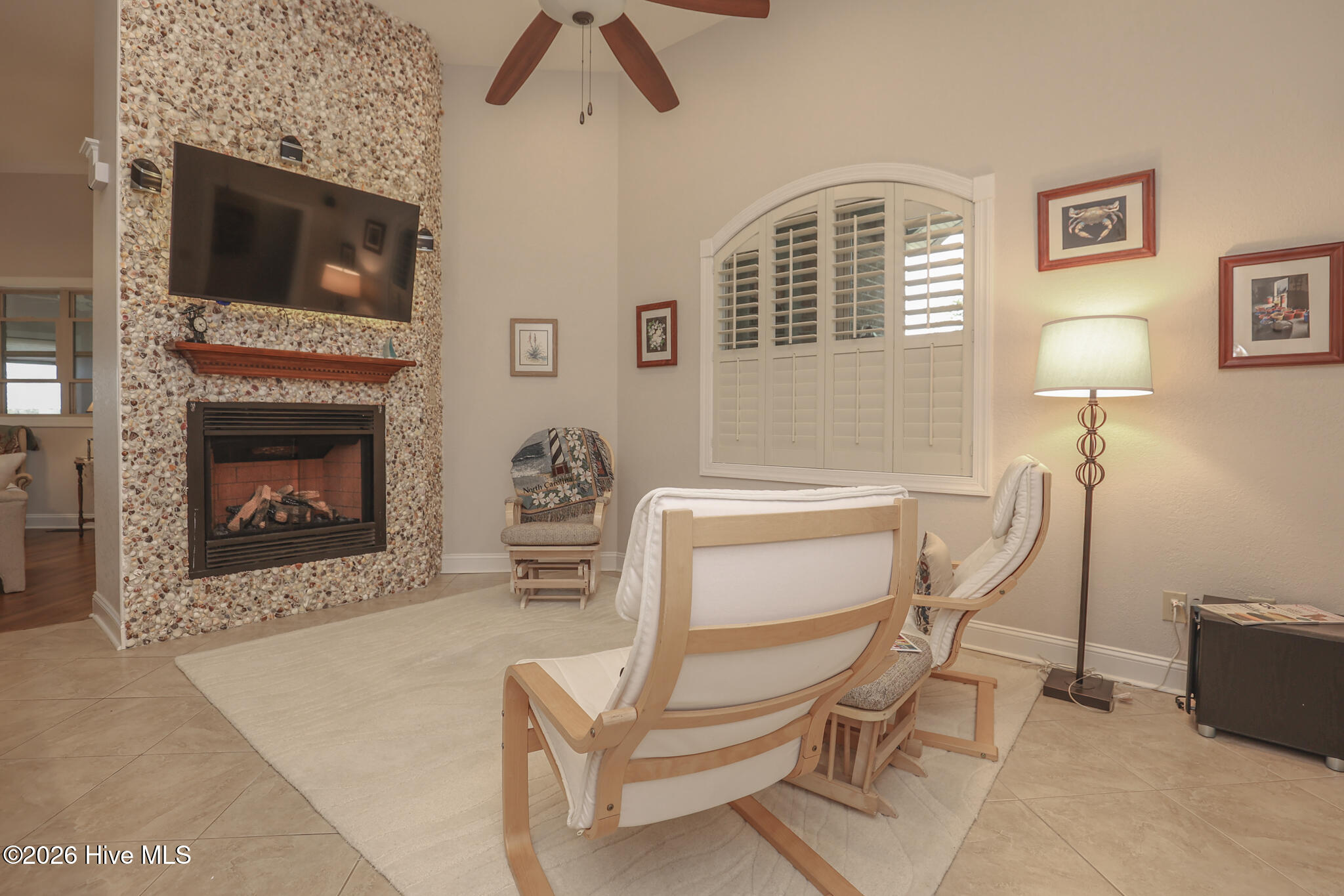 100564942 | Photo 99