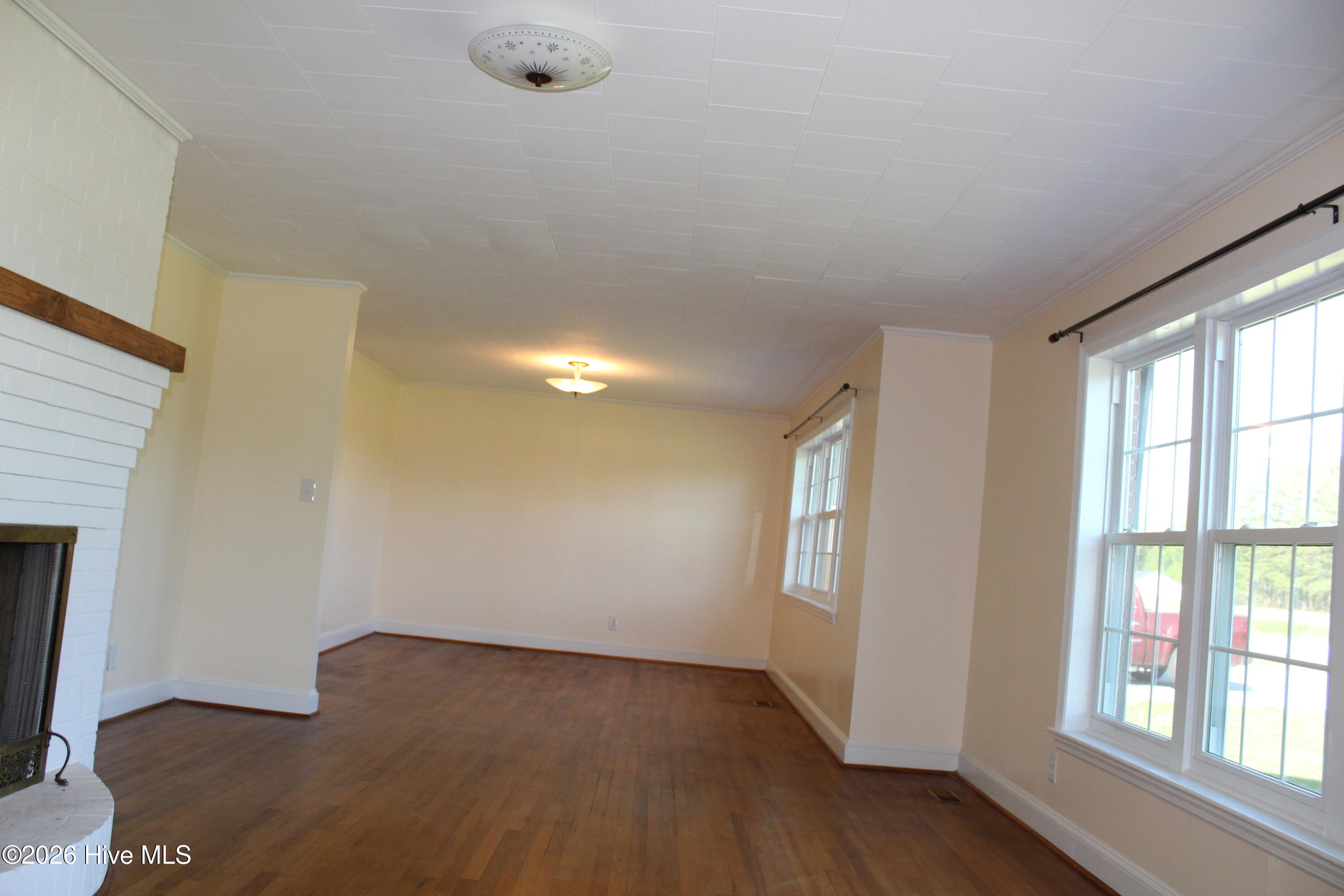 100567630 | Photo 18