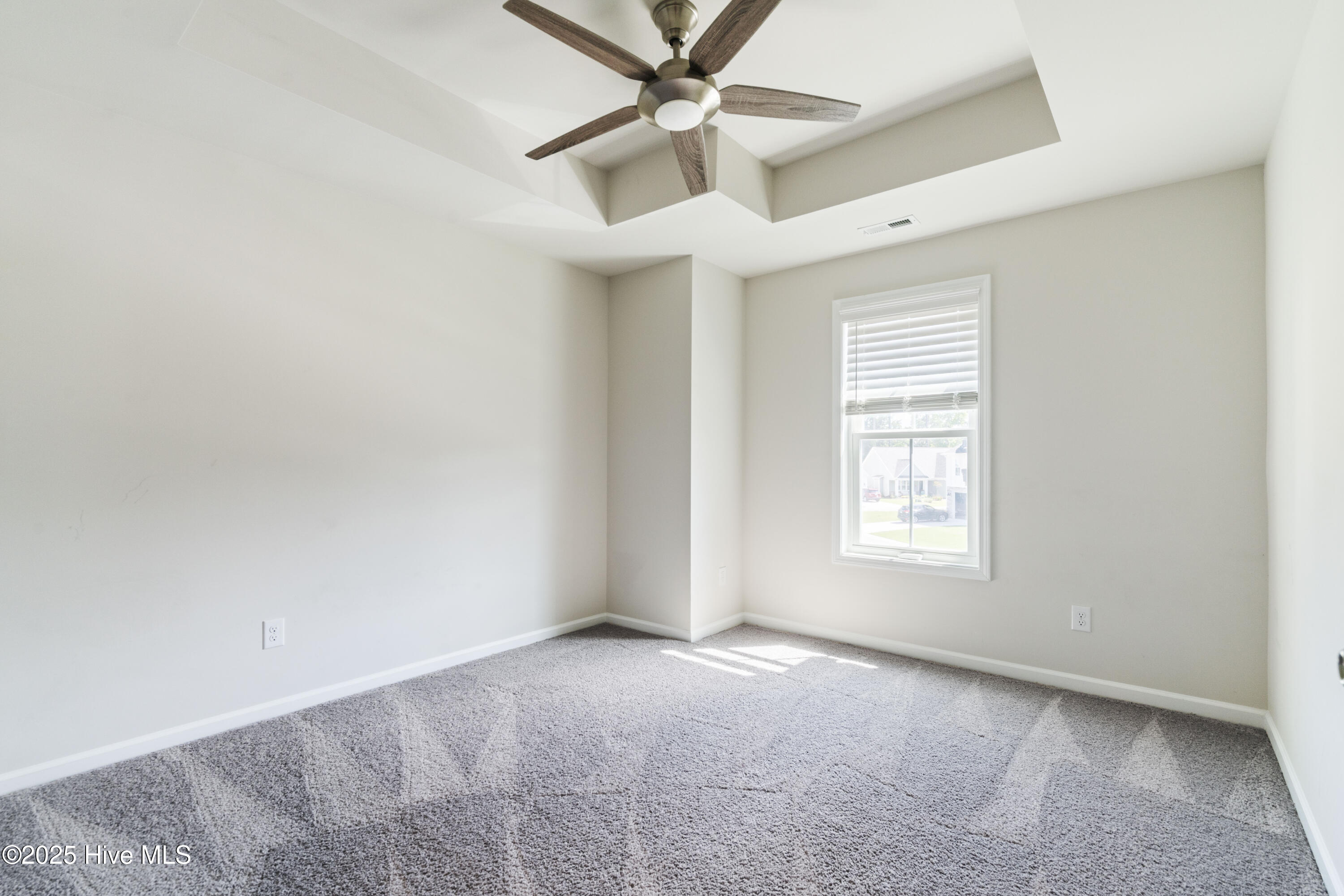 100516563 | Photo 30