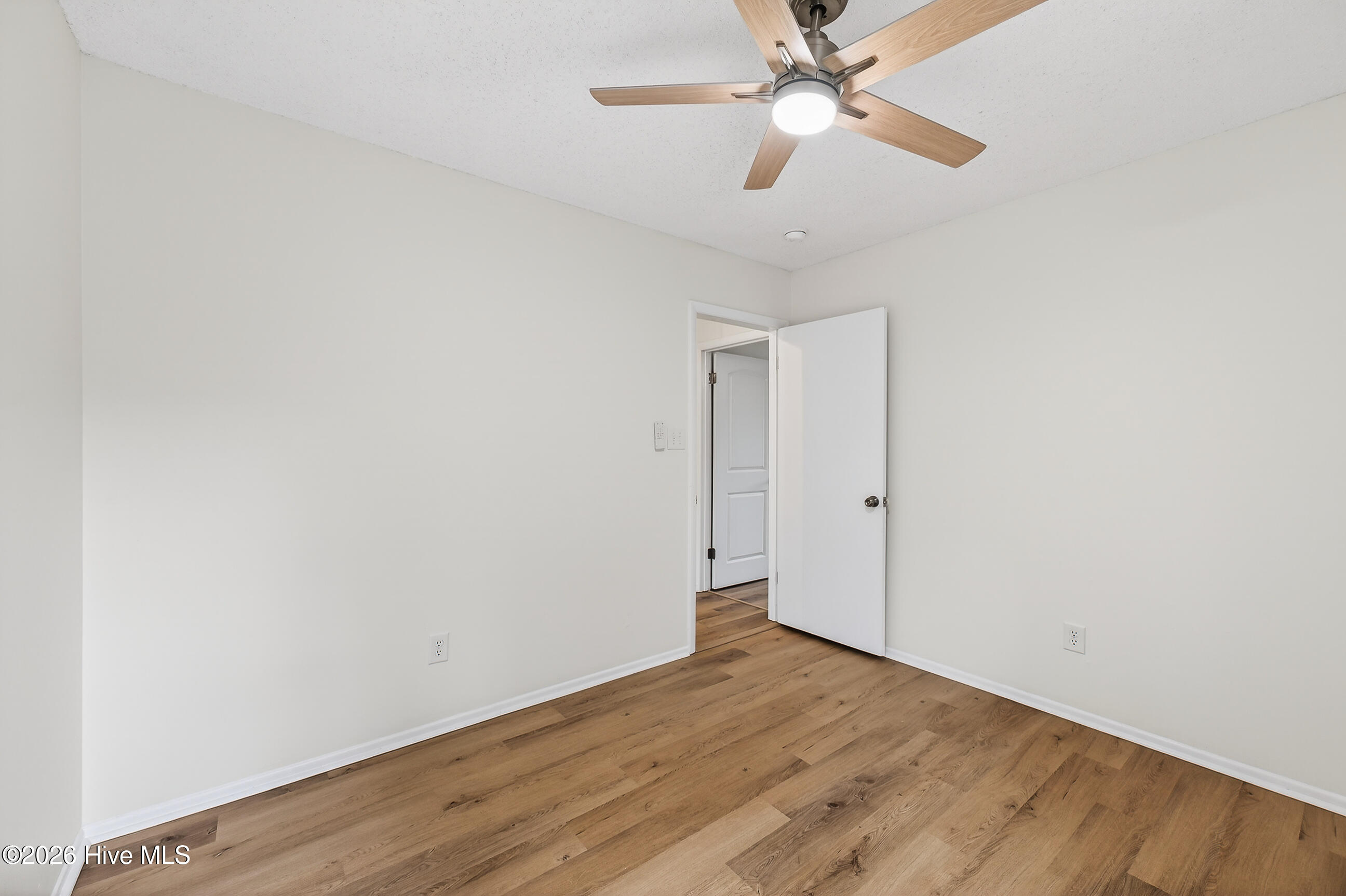 100555827 | Photo 20