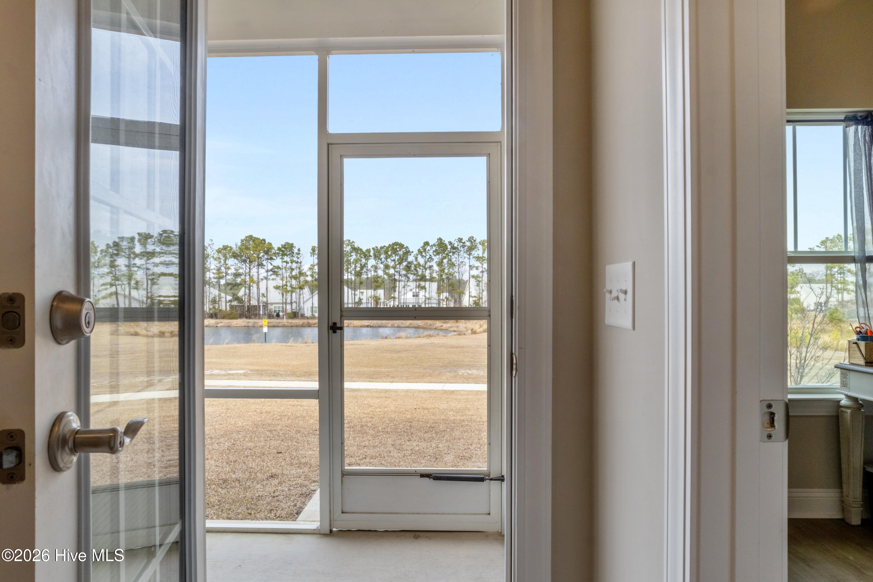 100557212 | Photo 36