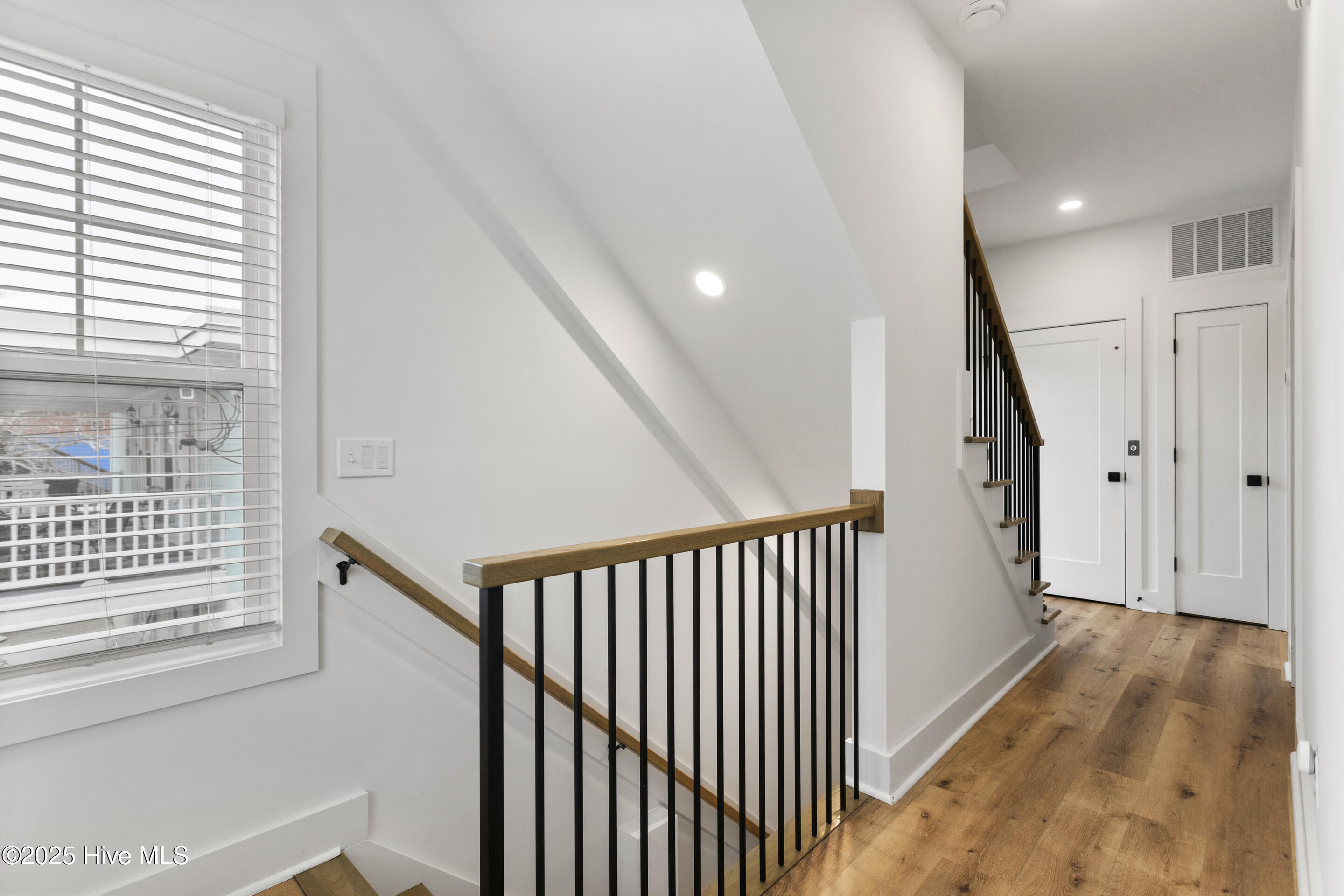 100521314 | Photo 27