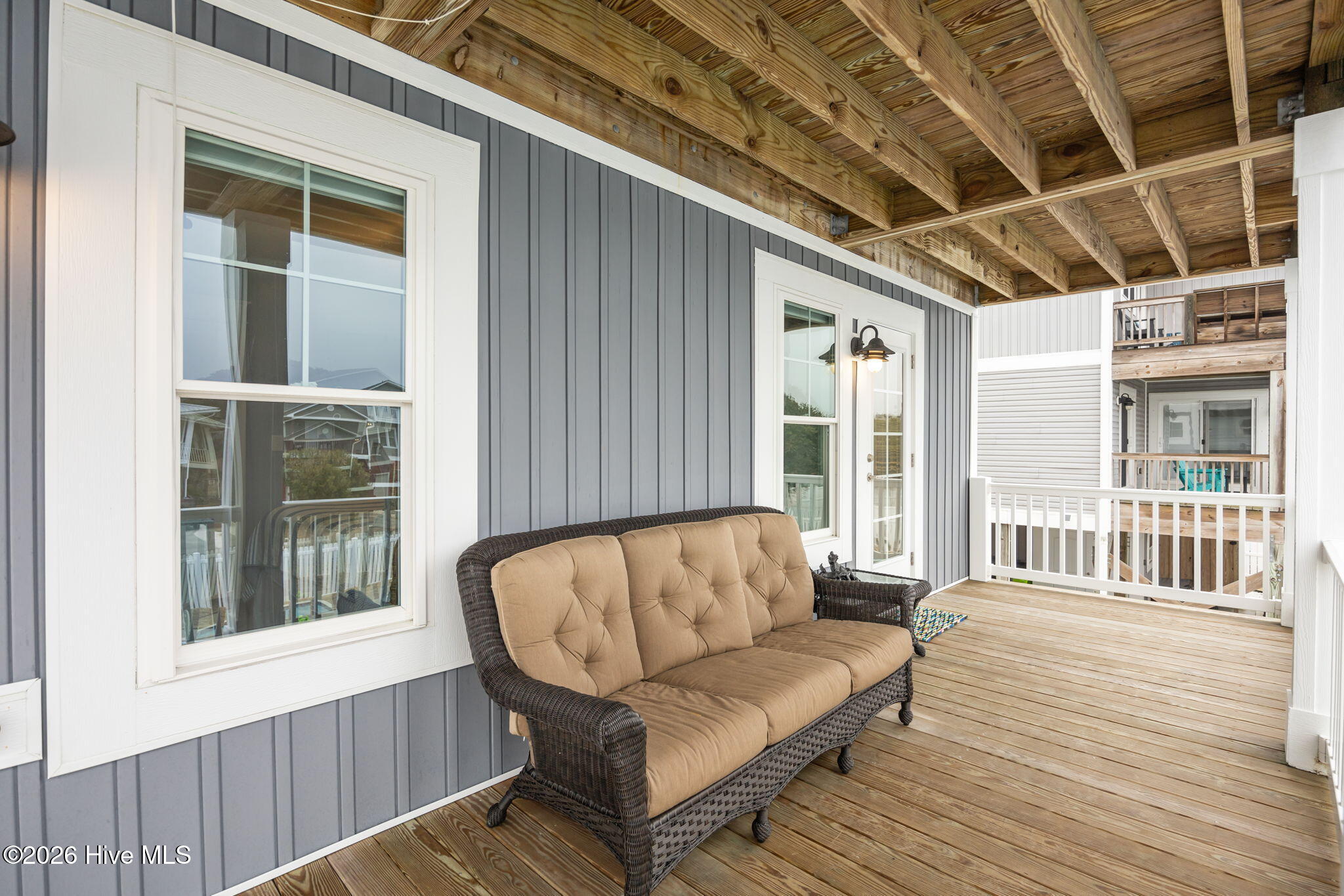 100553303 | Photo 45