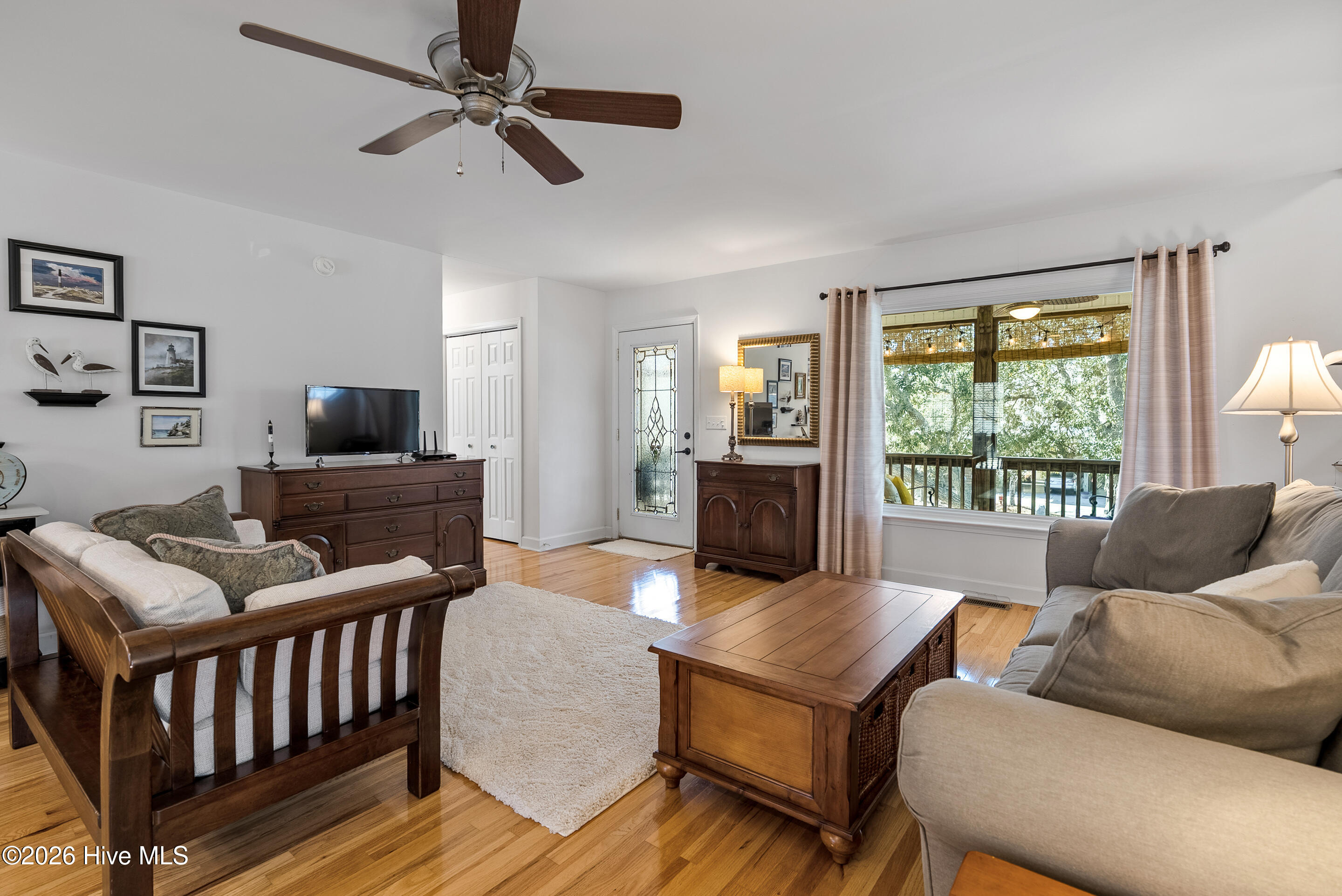 100559044 | Photo 13