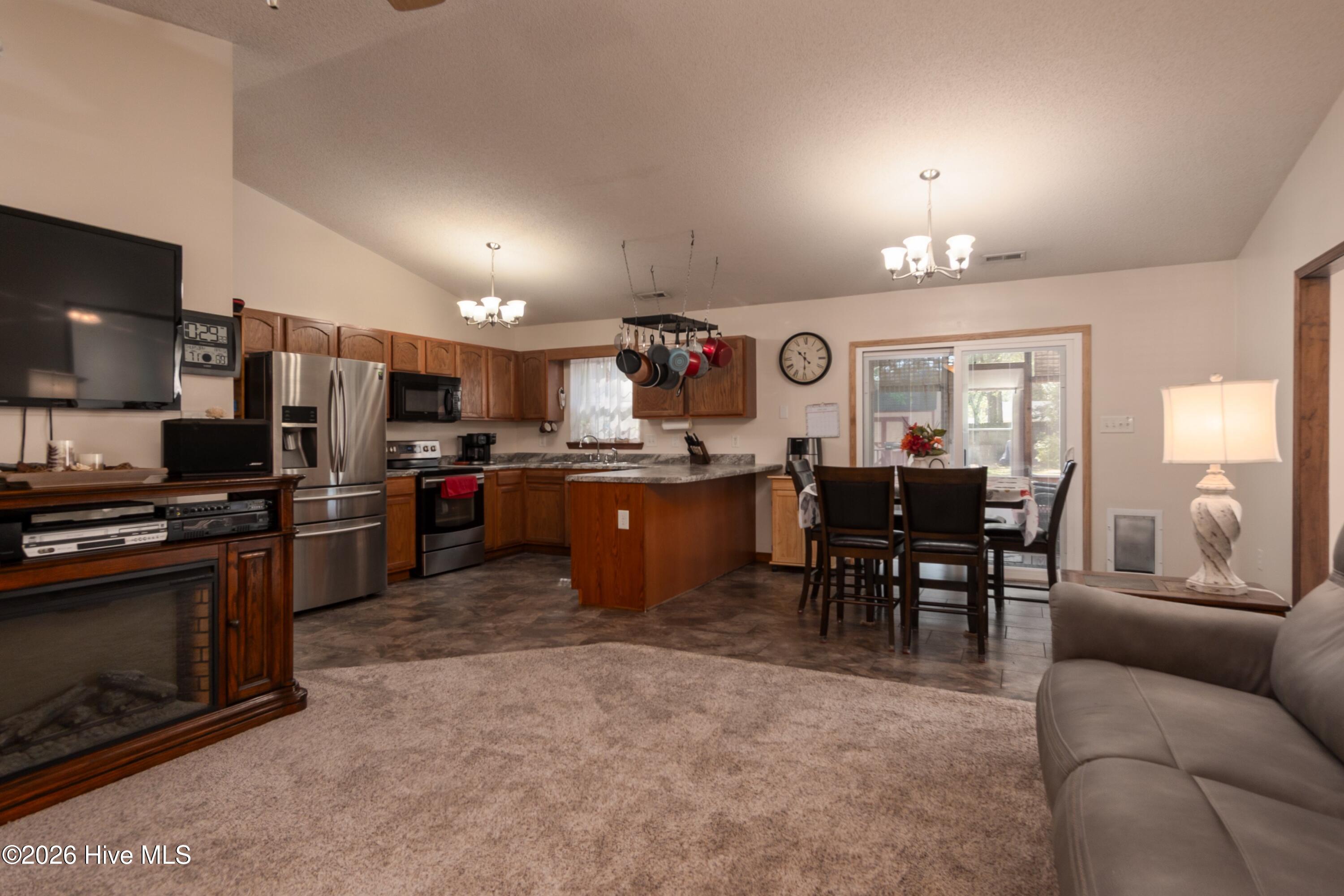 100564108 | Photo 12