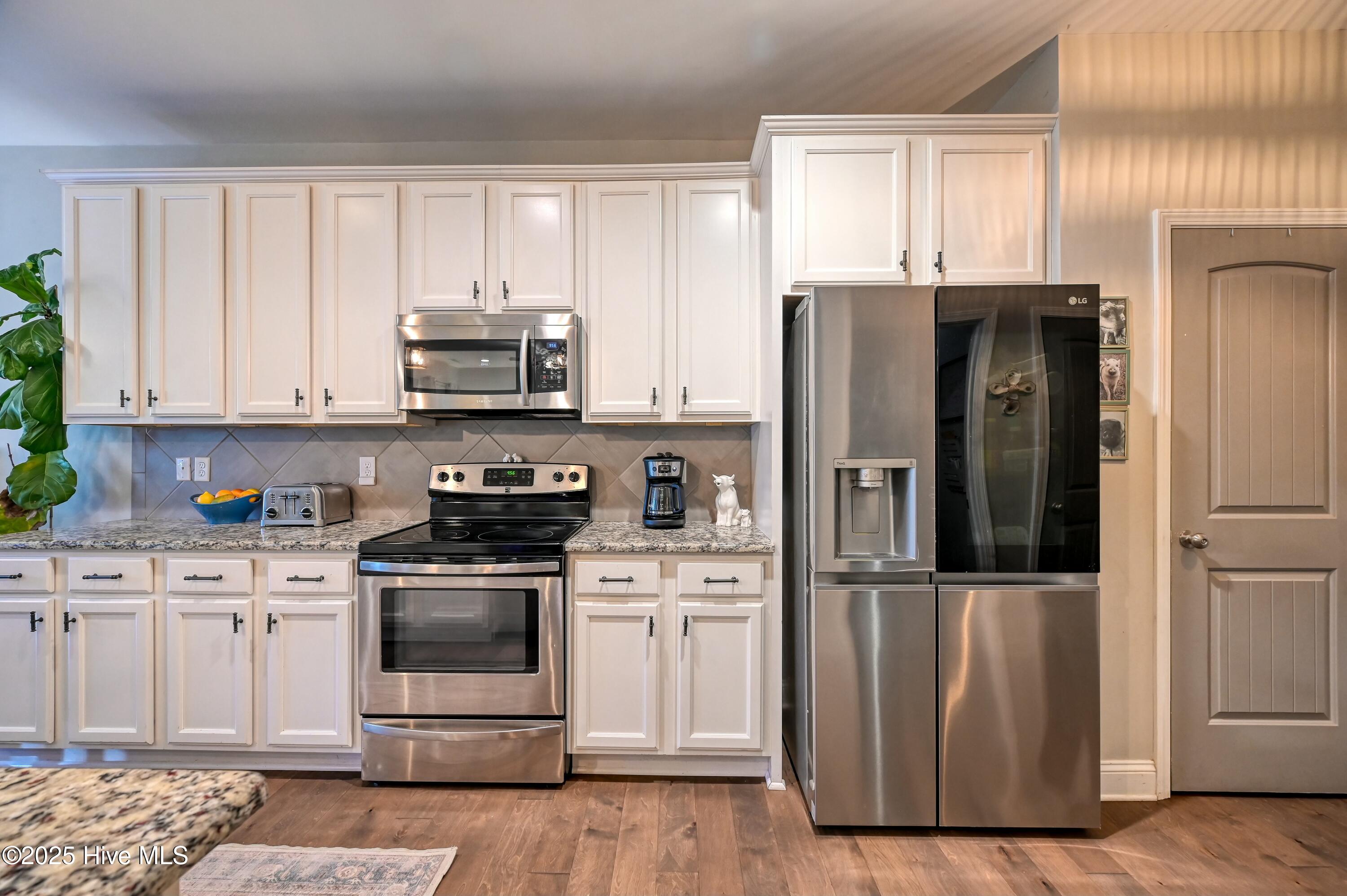 100561132 | Photo 19