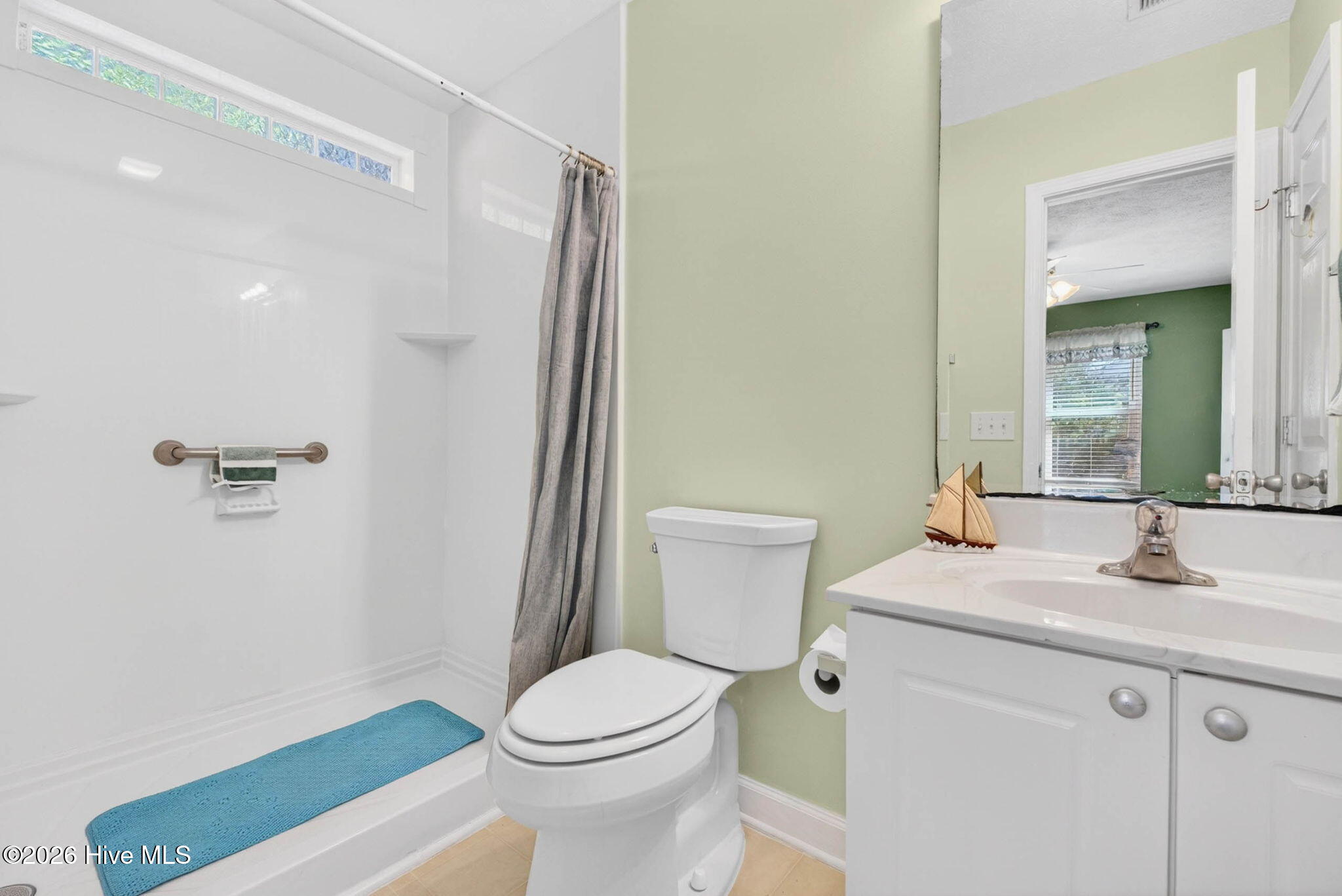 100568924 | Photo 16