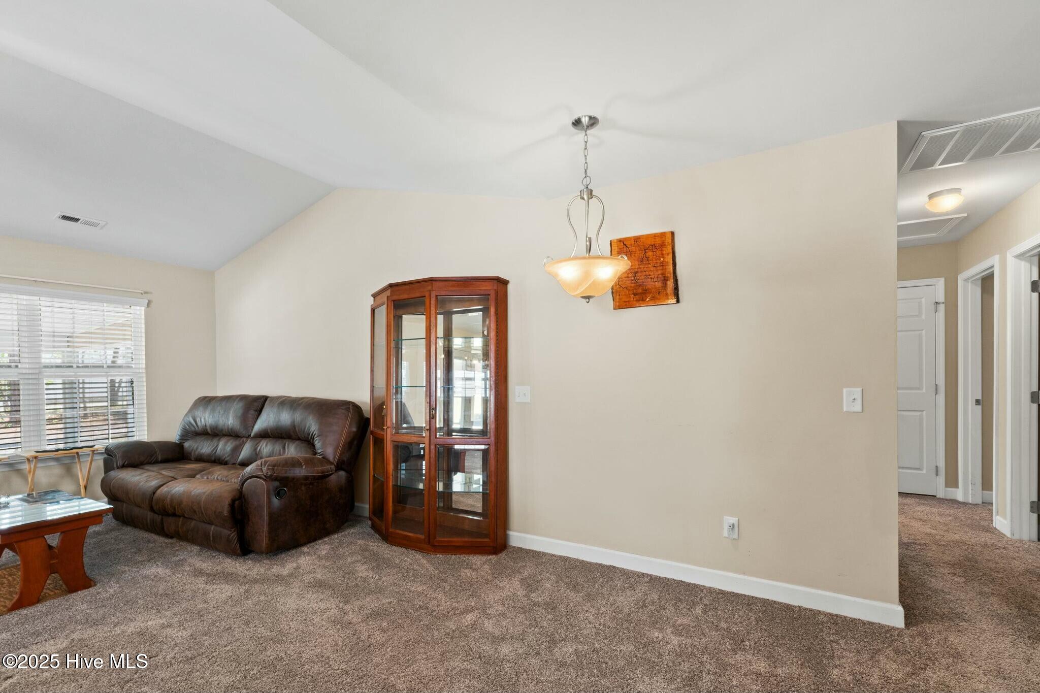 100503089 | Photo 31