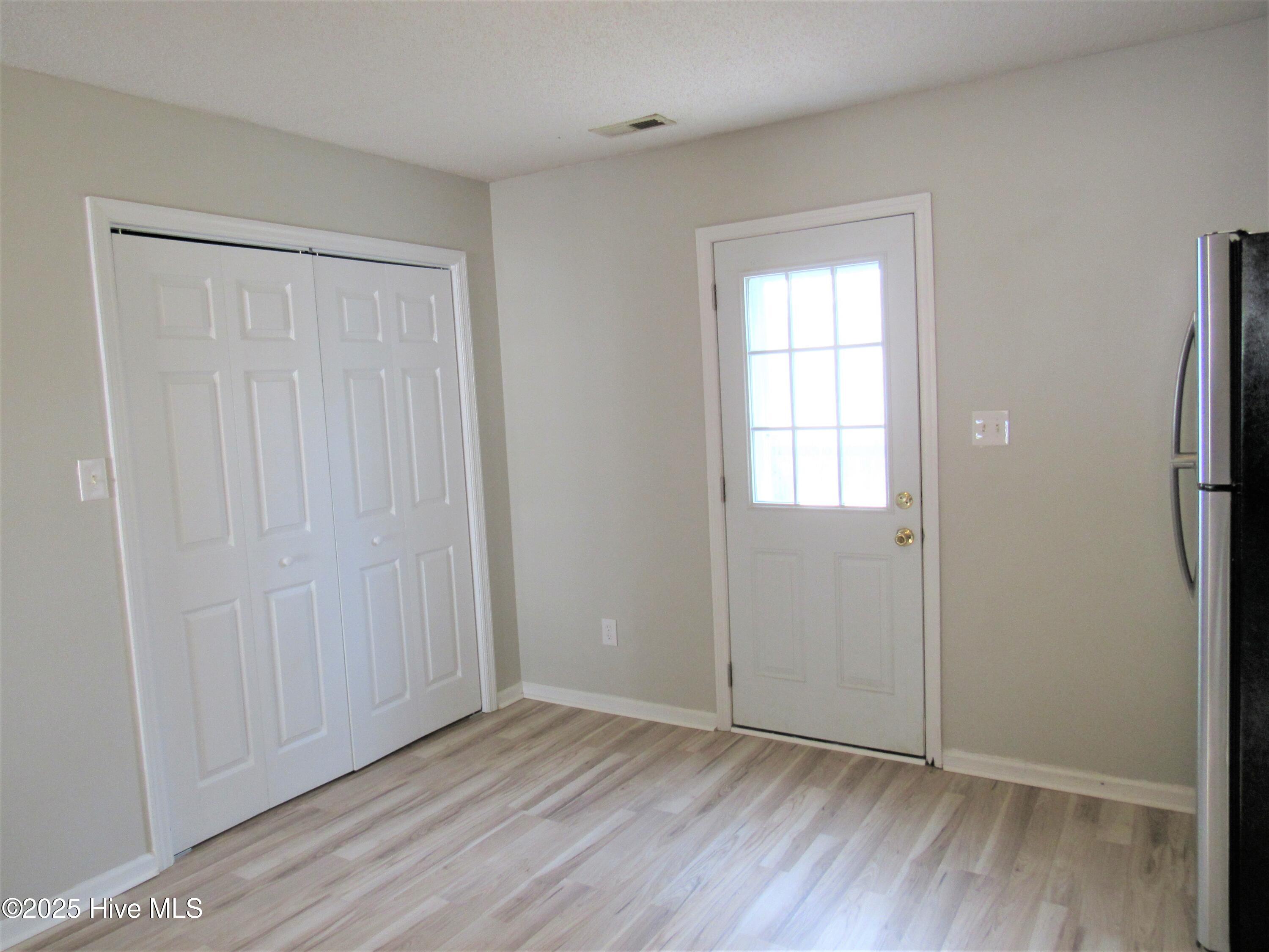 100566758 | Photo 14