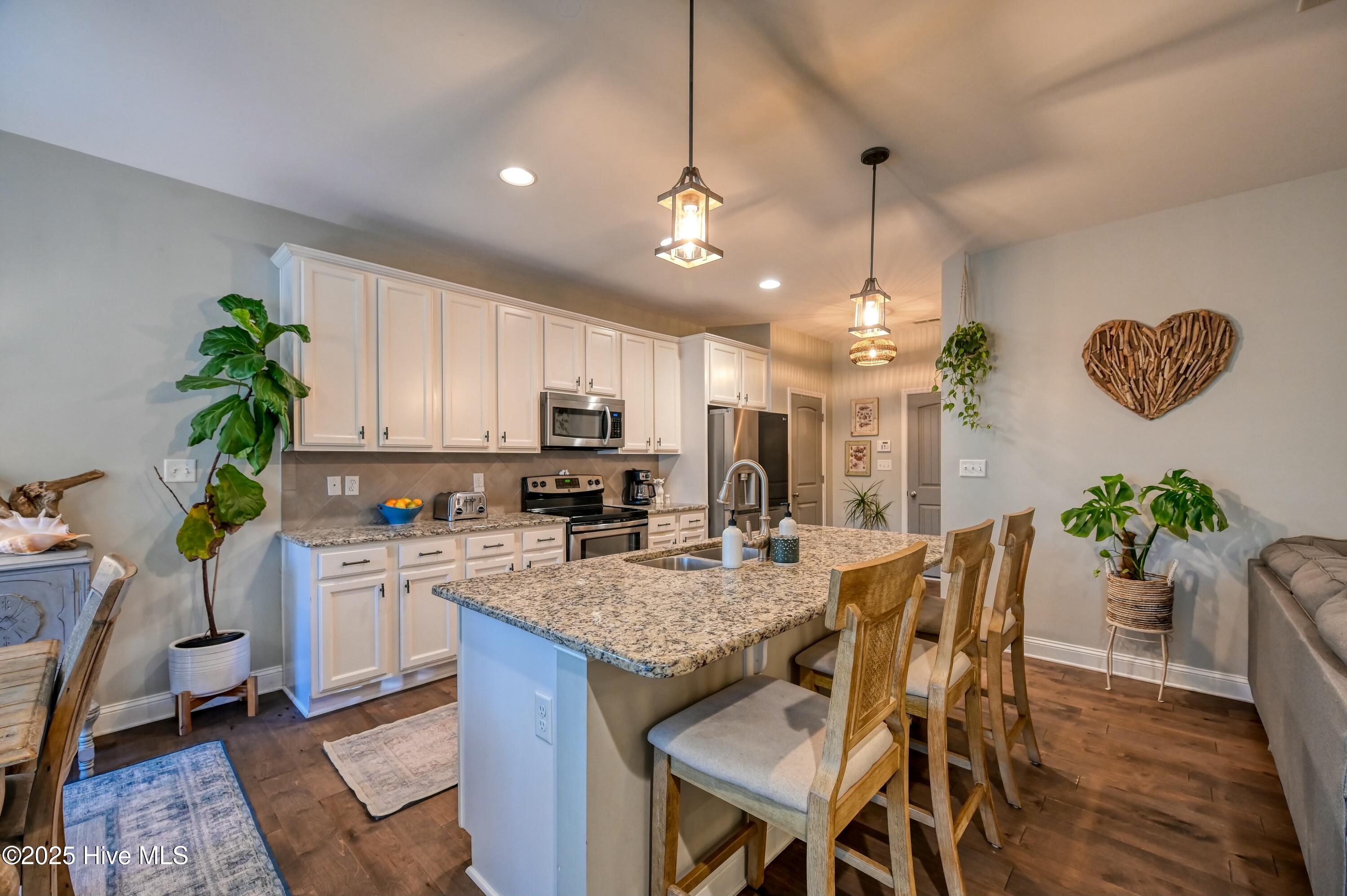 100561132 | Photo 18