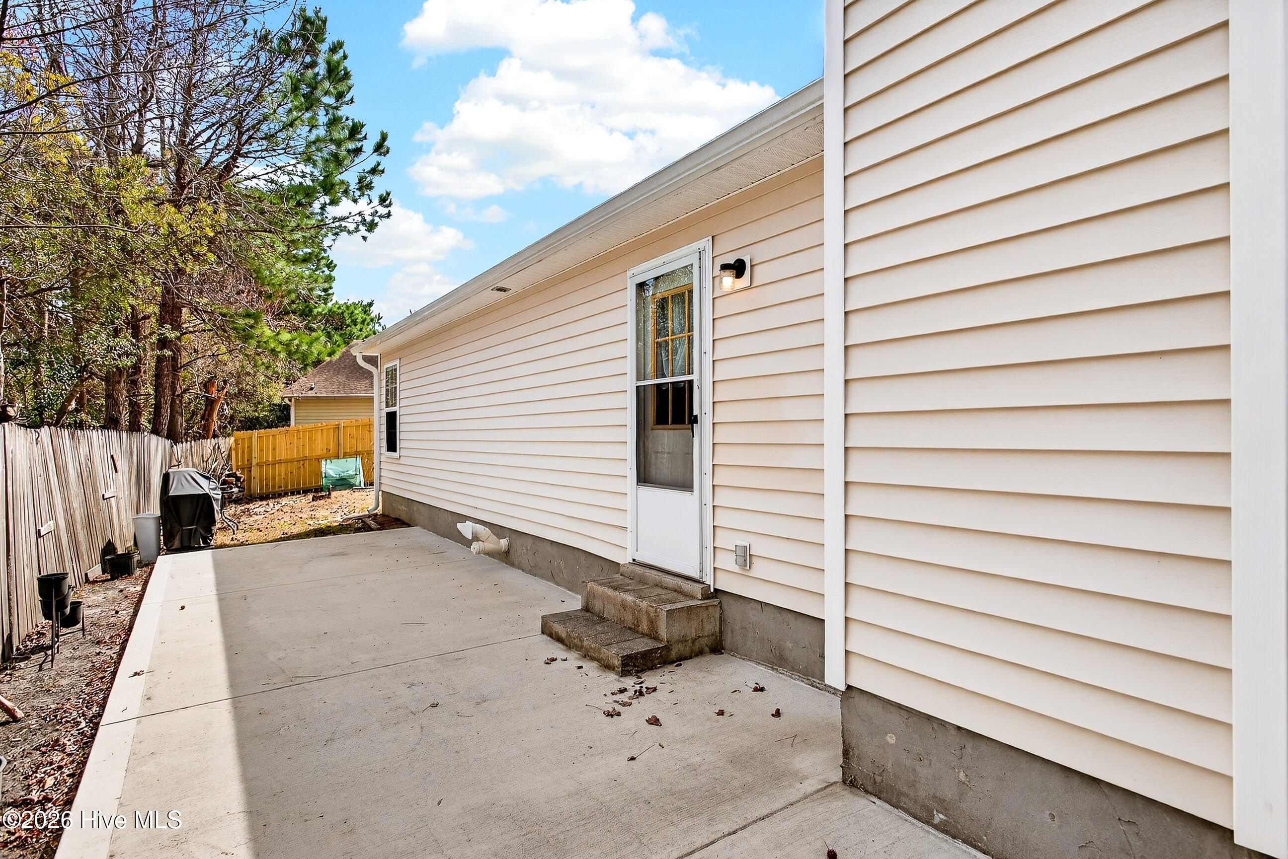 100562953 | Photo 22