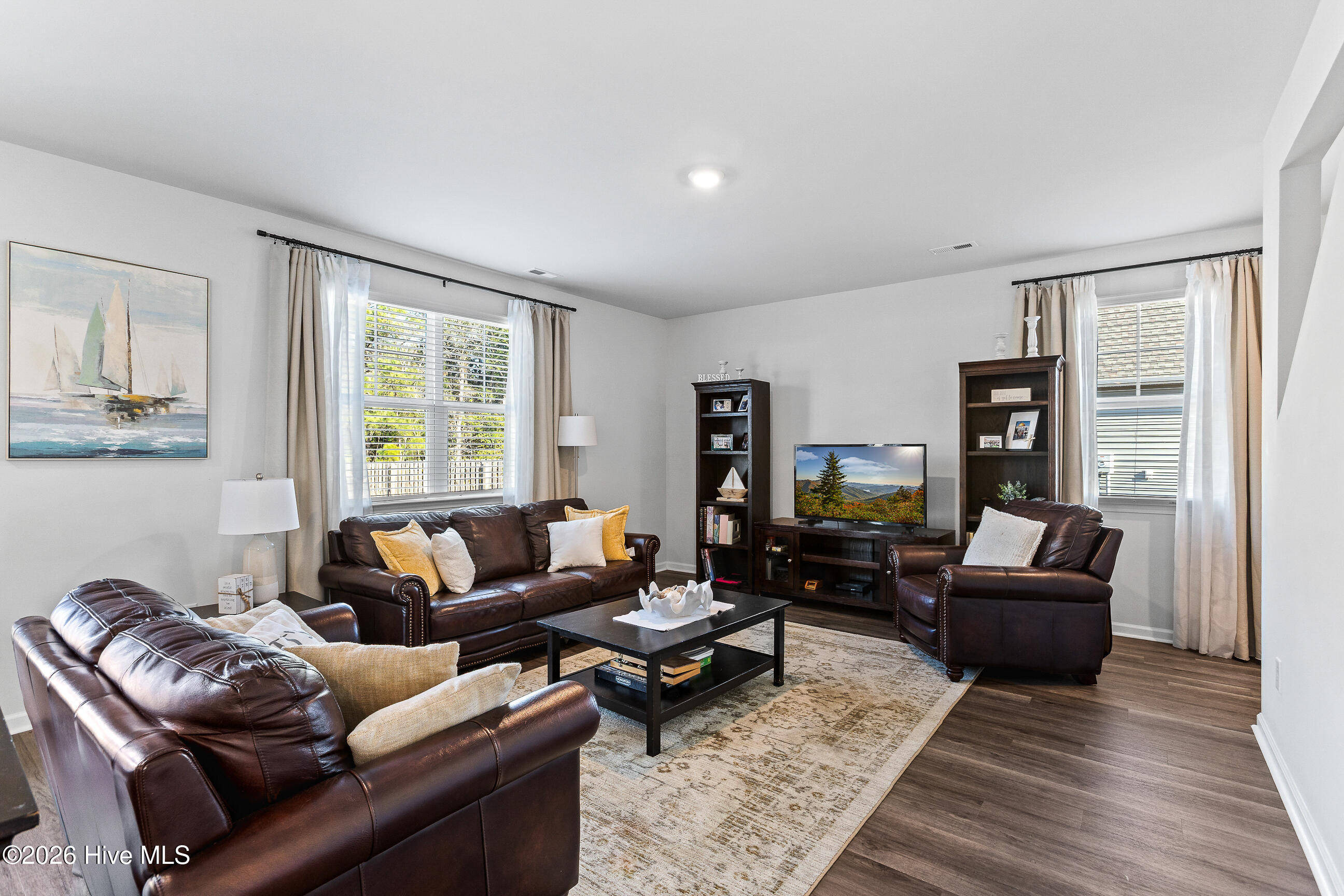 100558973 | Photo 11