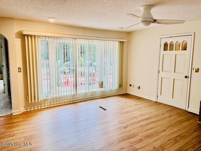 100531930 | Photo 13