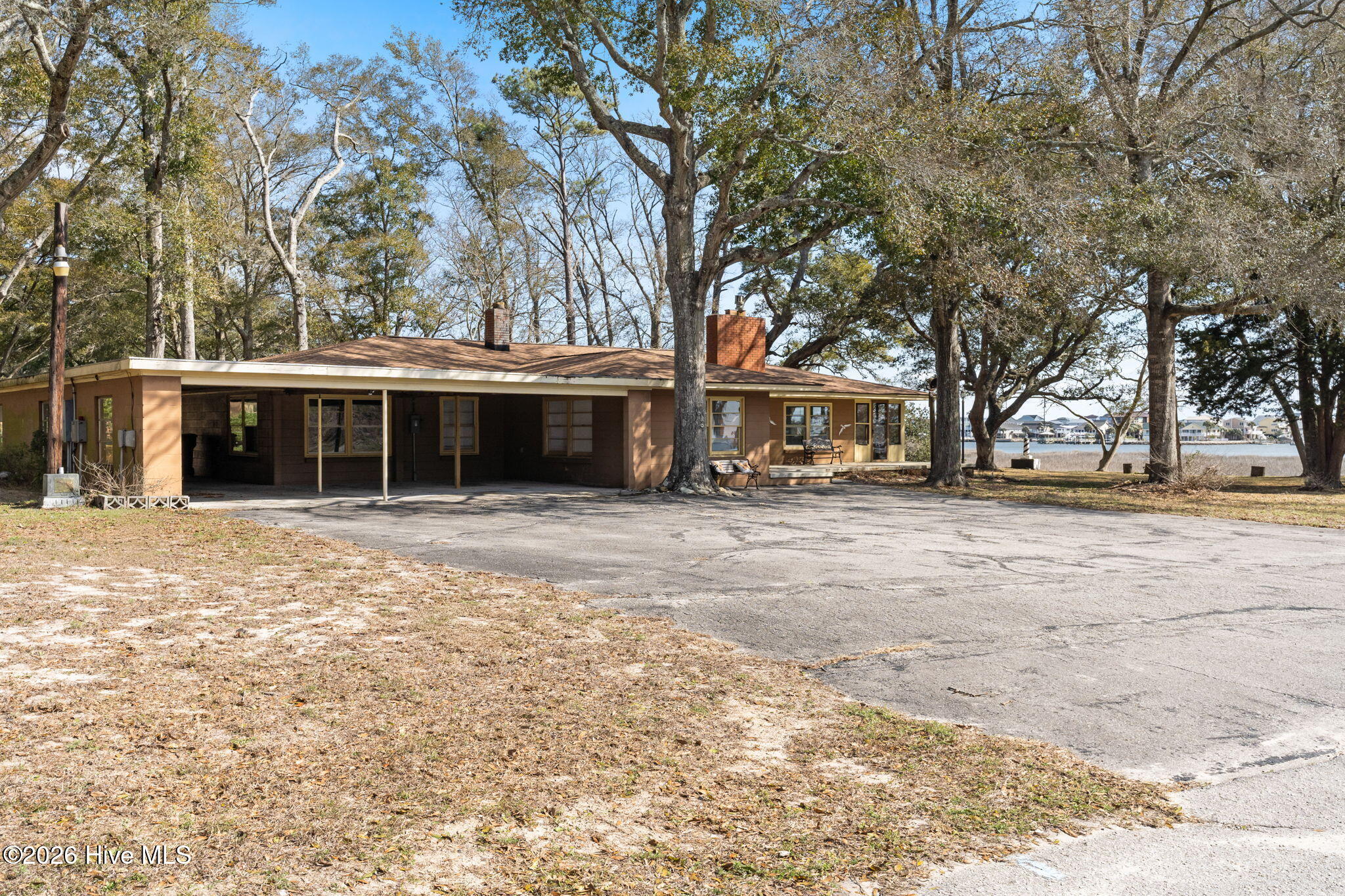 100561810 | Photo 13