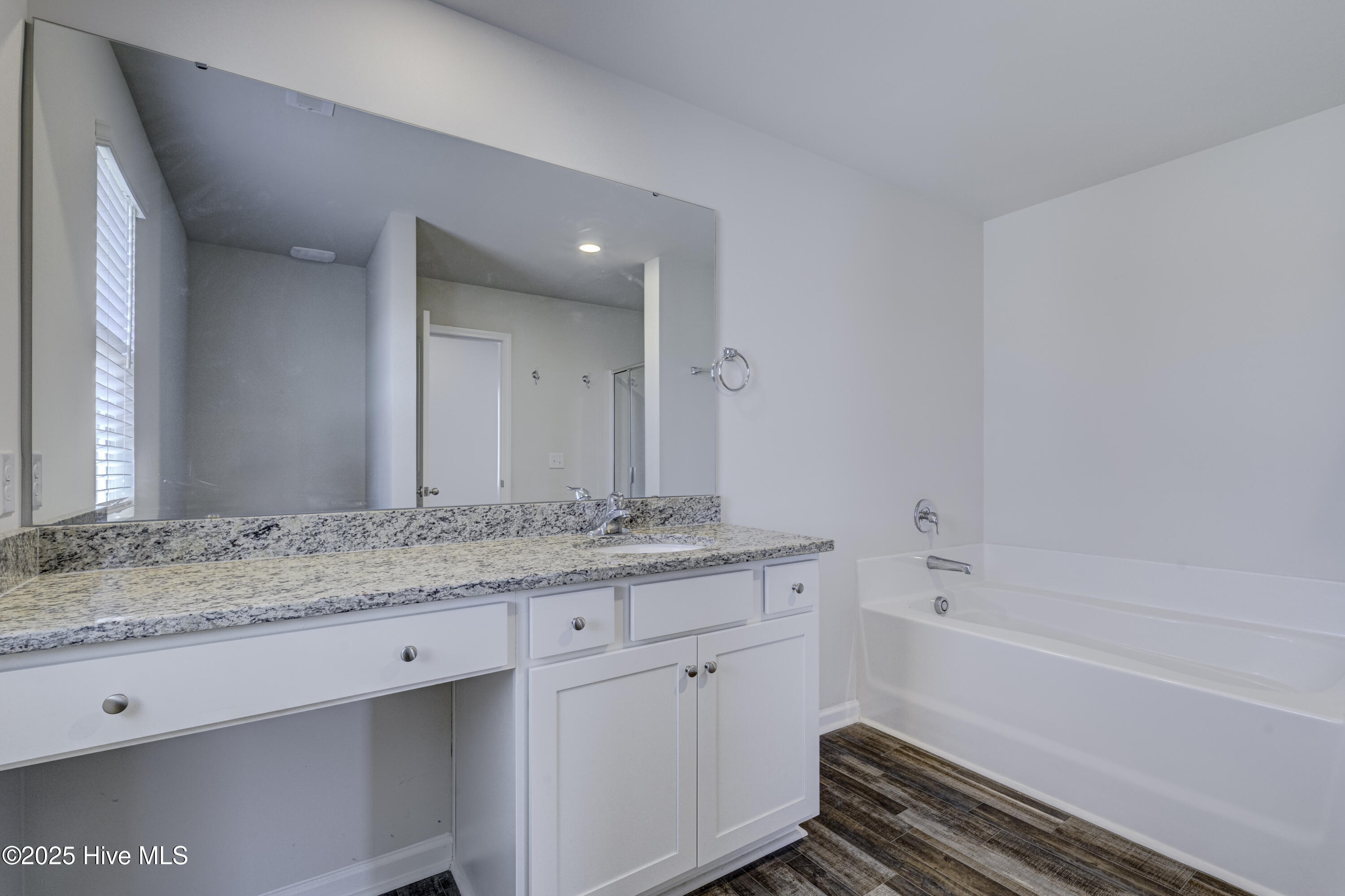 100528230 | Photo 34