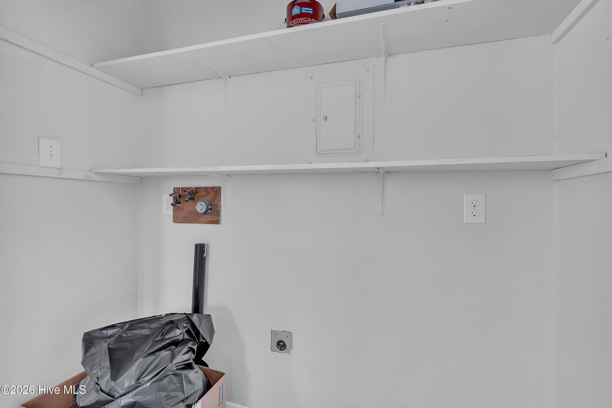 100557888 | Photo 25