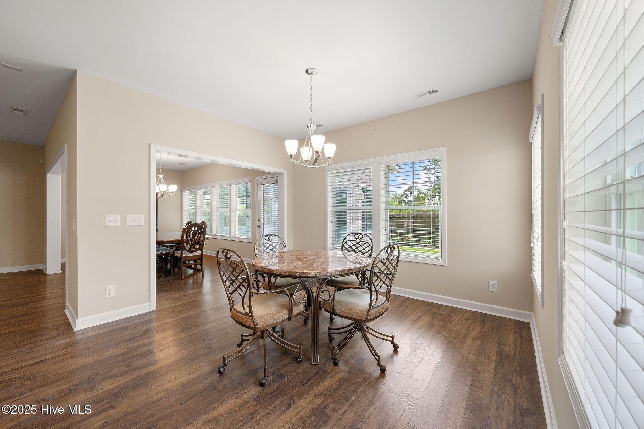 100513961 | Photo 14