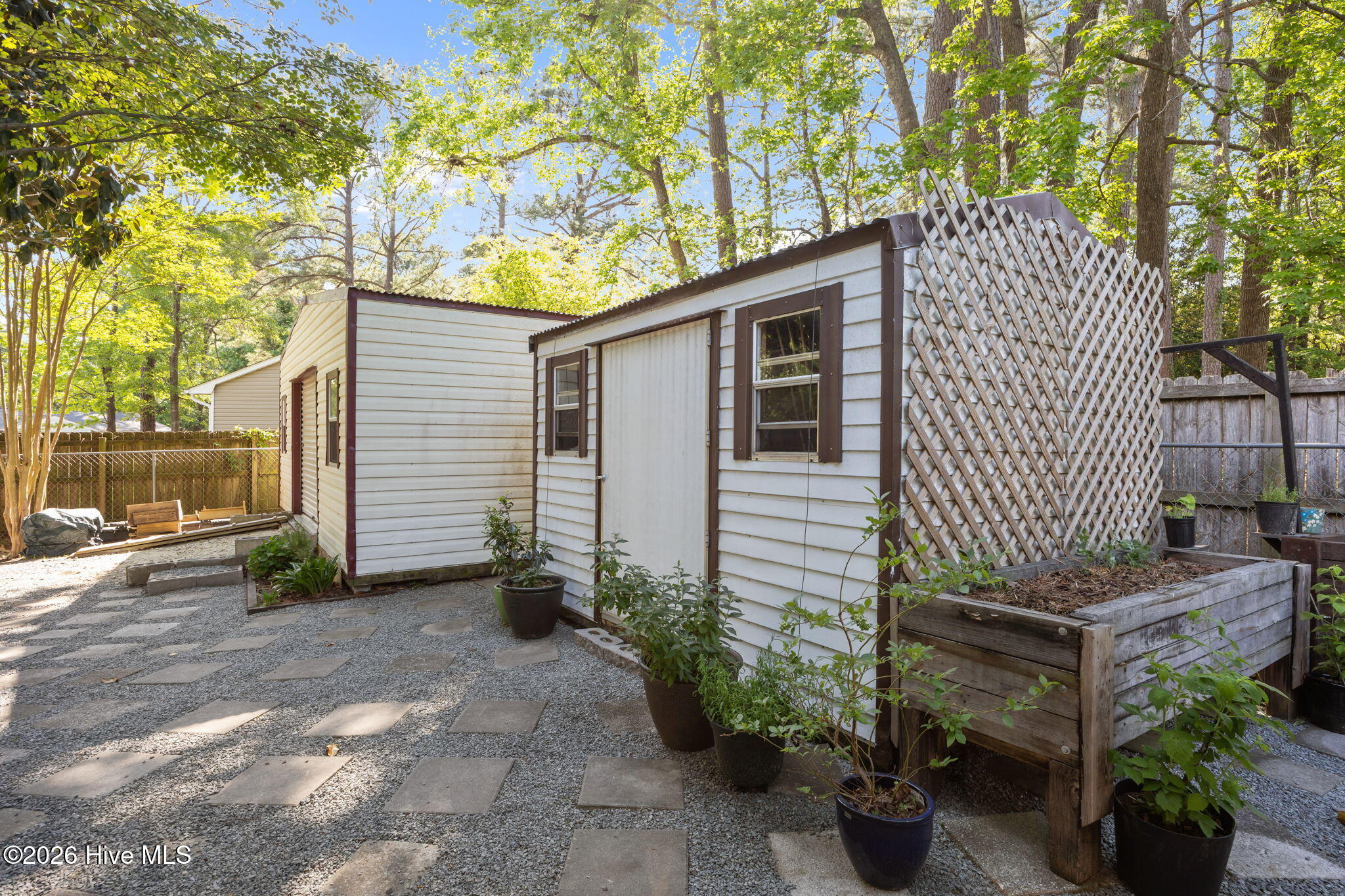 100567245 | Photo 46