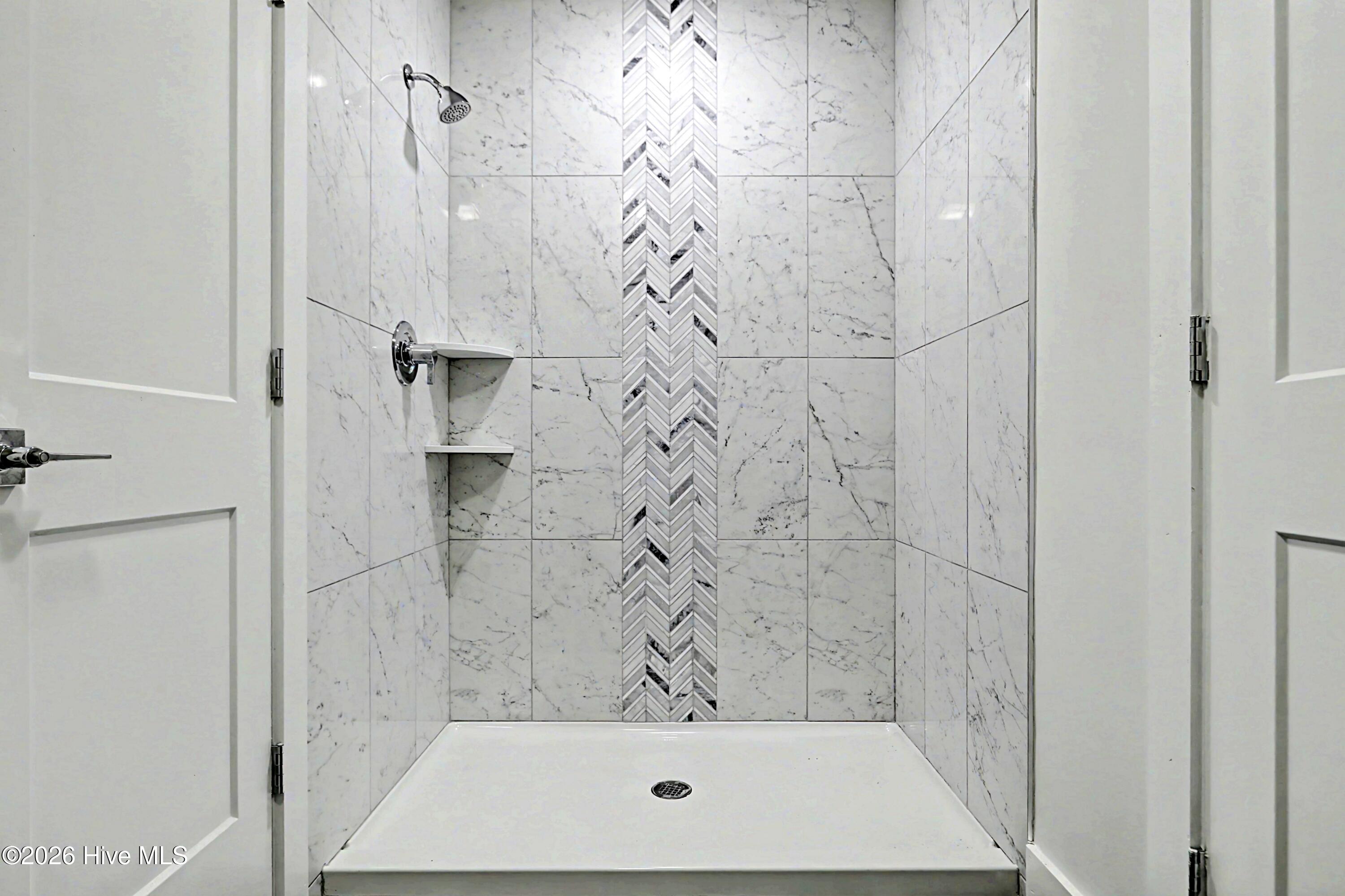 100556929 | Photo 27