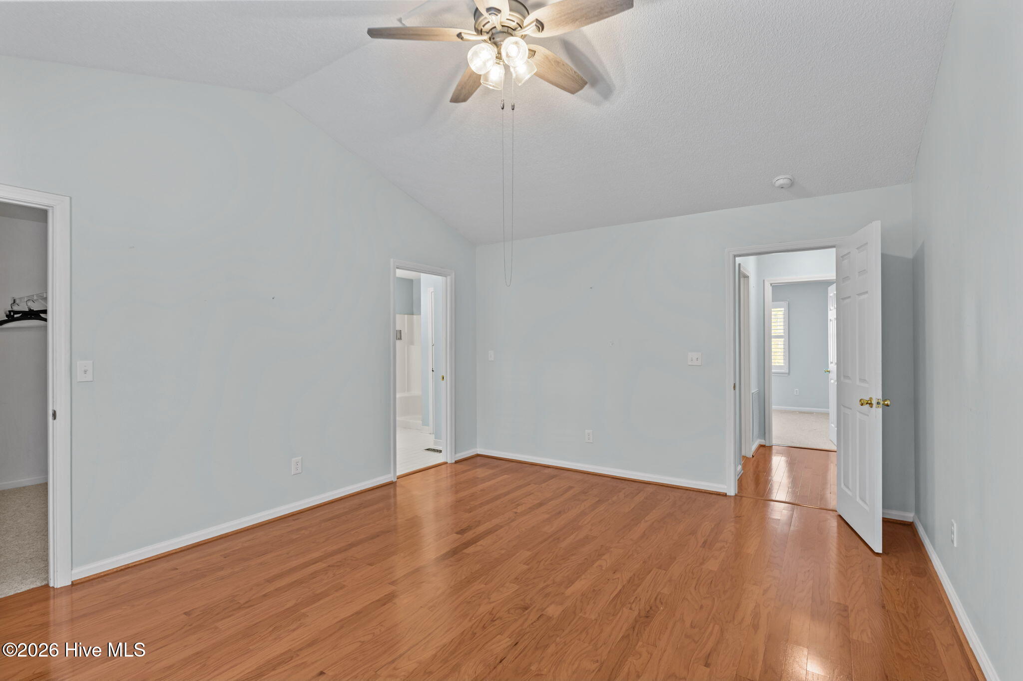 100564884 | Photo 20