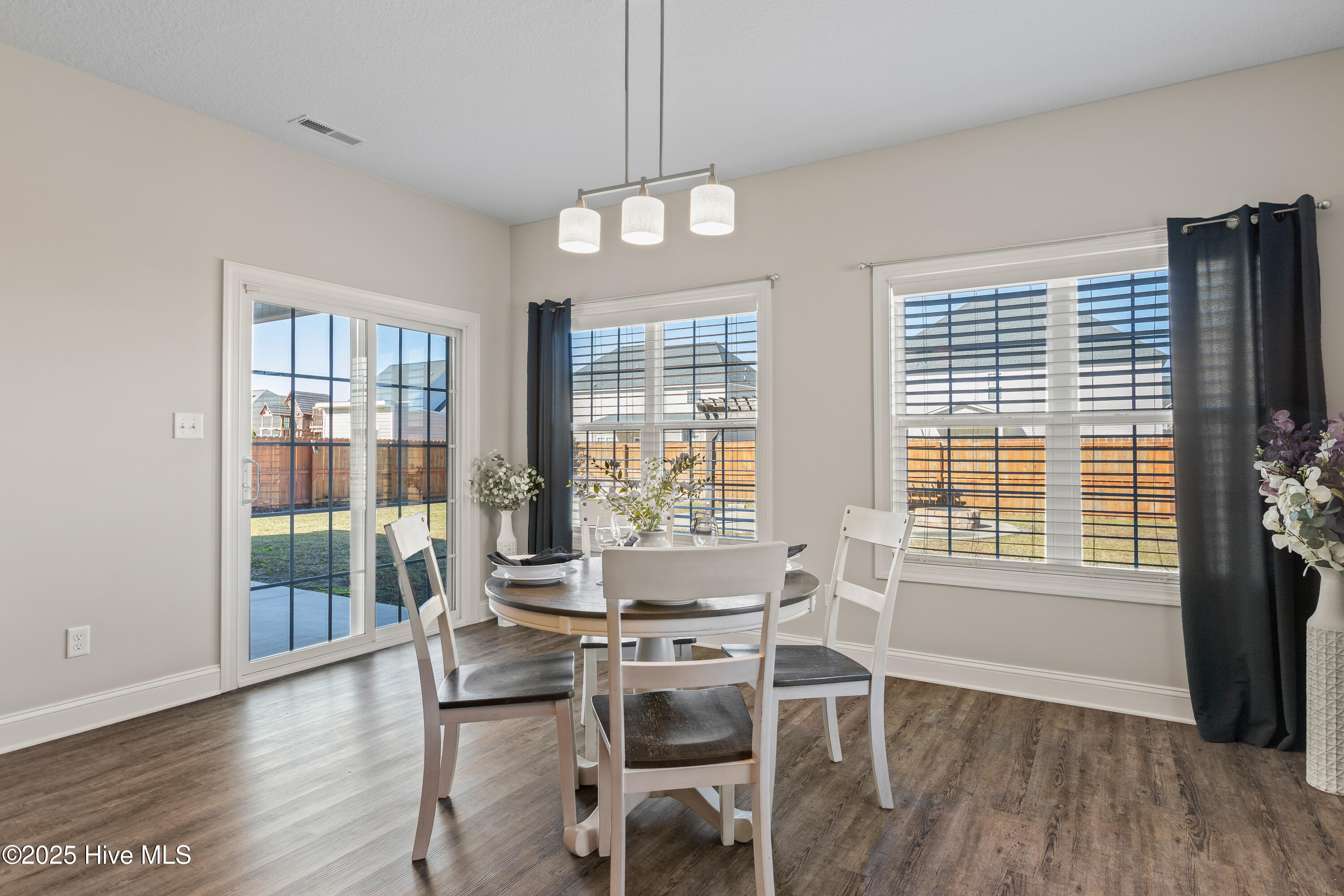 100541822 | Photo 17