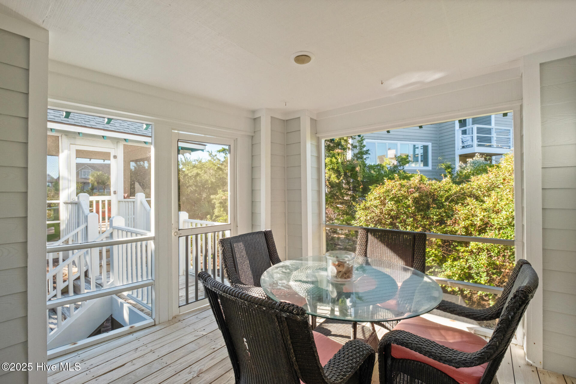 100539936 | Photo 40