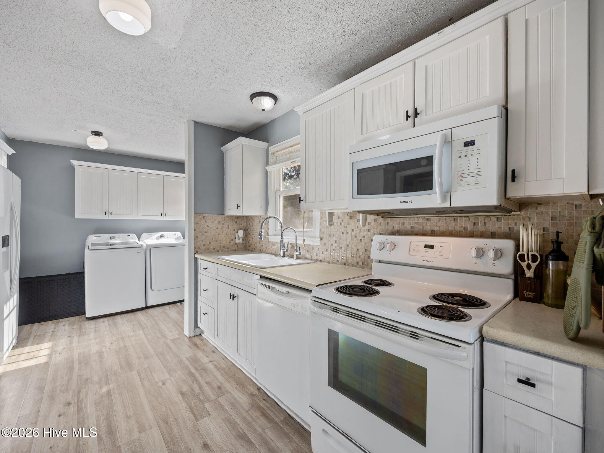 100563356 | Photo 20