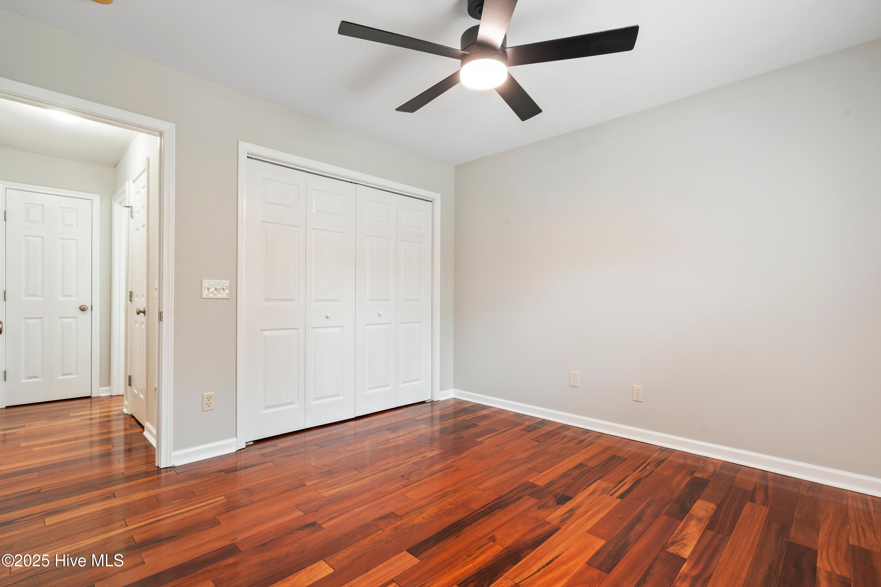 100538877 | Photo 55